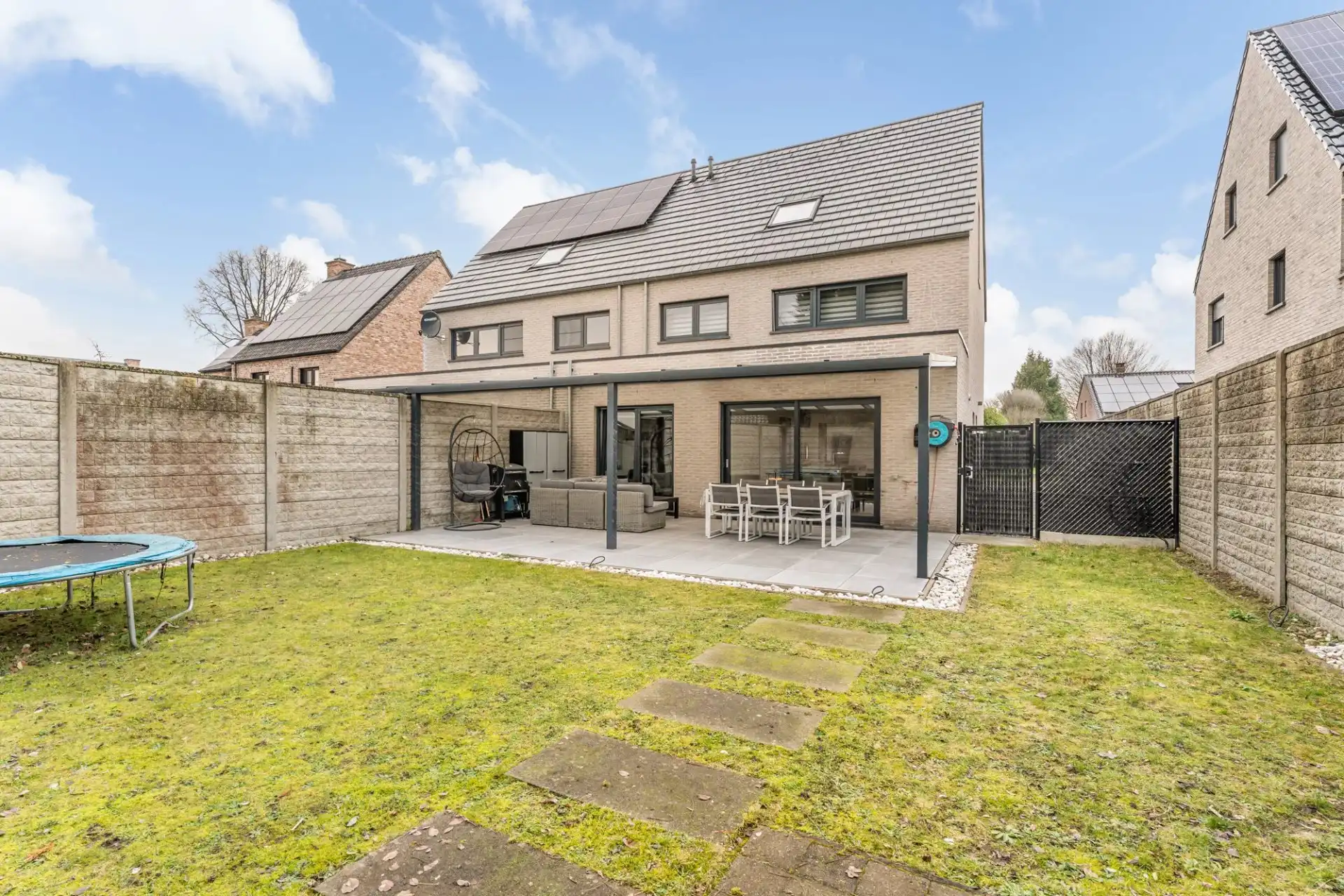 Recente gezinswoning in rustige straat te Houthalen foto 12