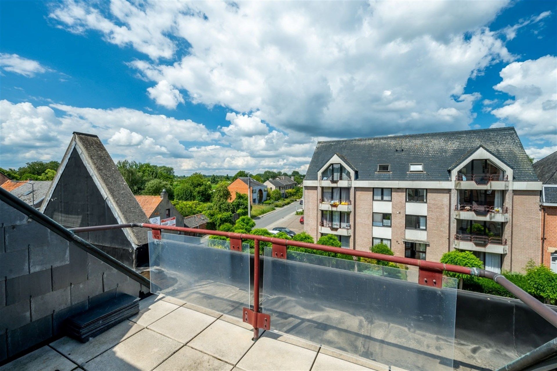 Ruim appartement met twee slaapkamers en staanplaats foto 7