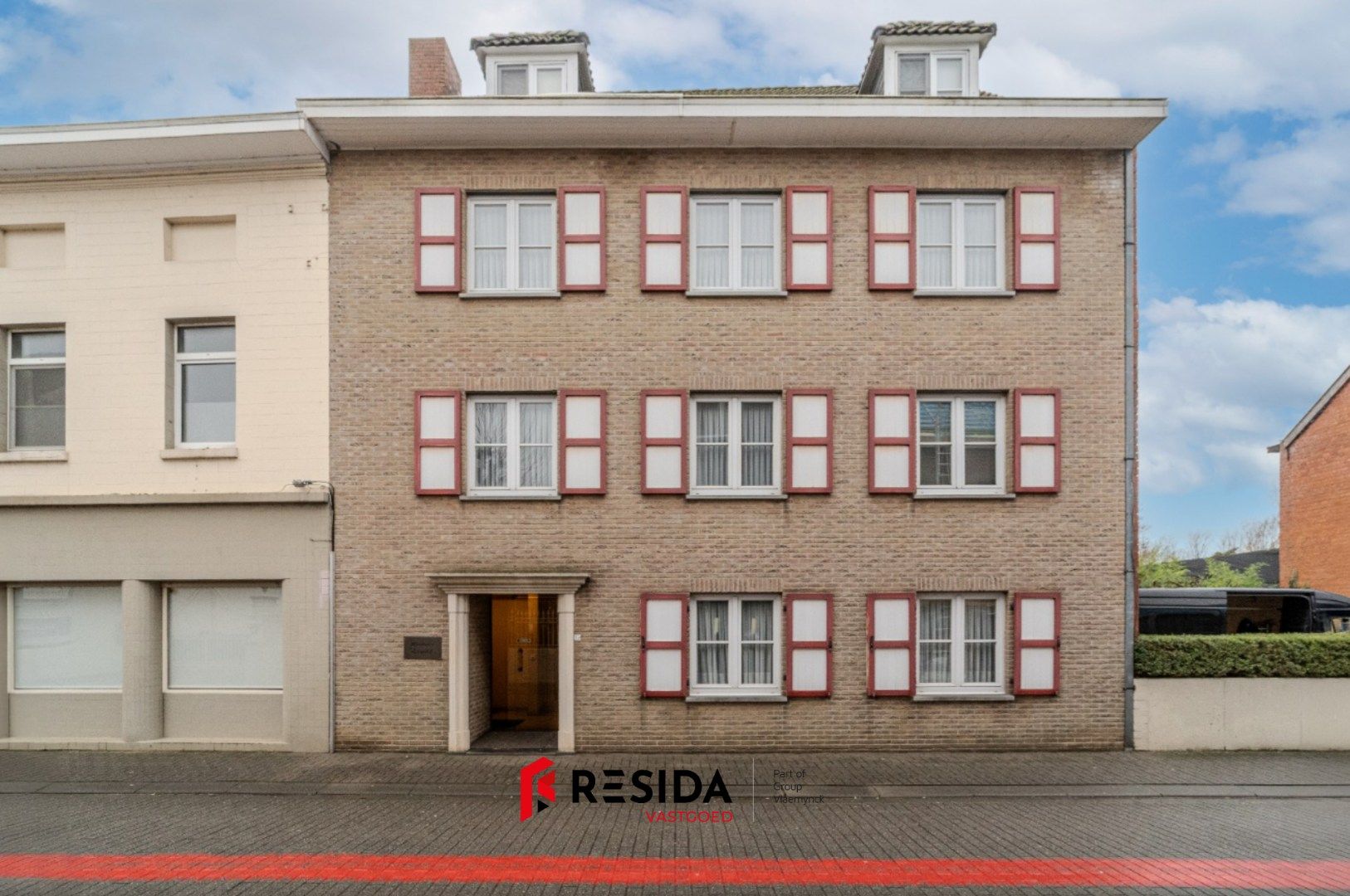 UITZONDERLIJK APPARTEMENT MET 3 SLAAPKAMERS foto {{pictureIndex}}