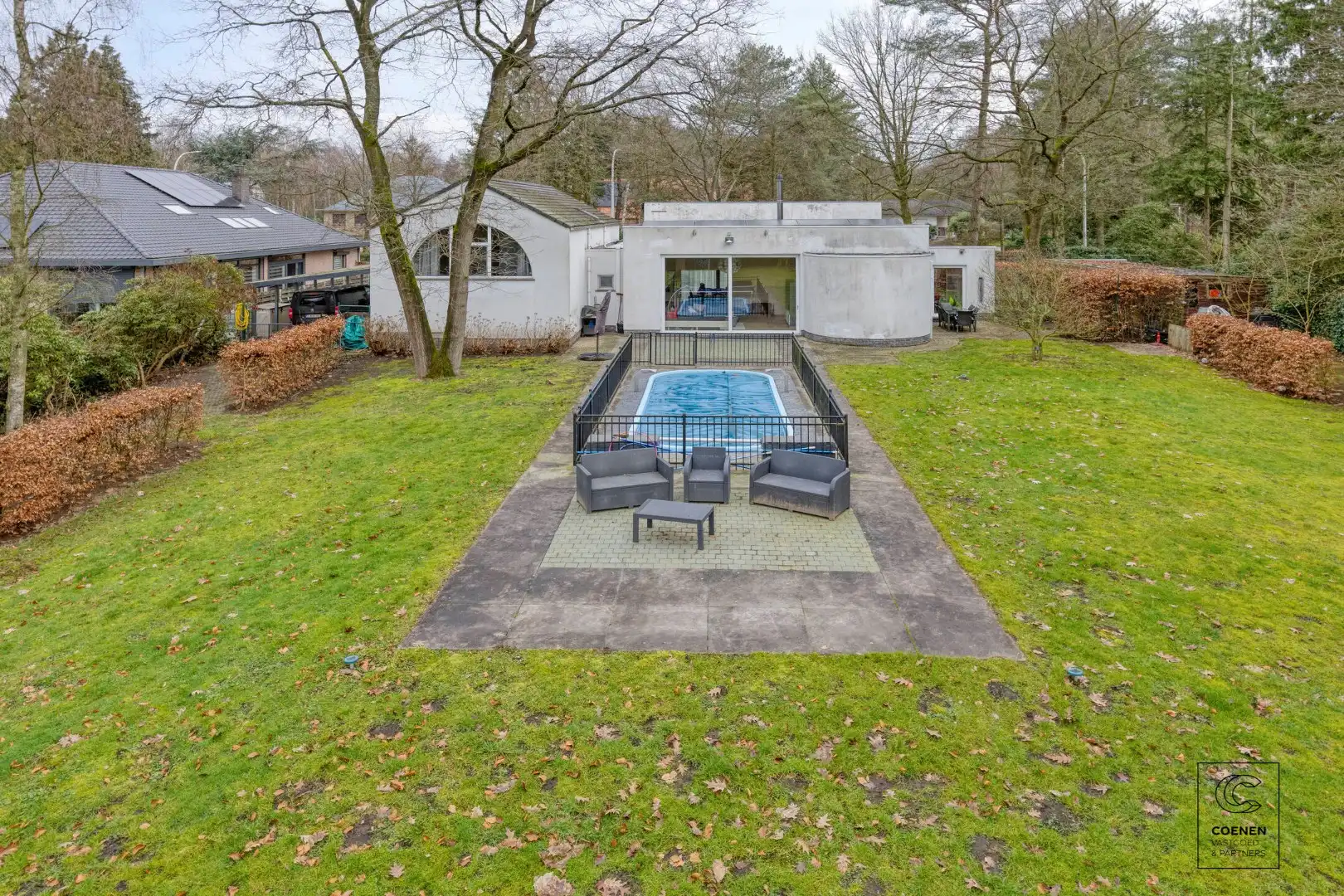 Lichtrijke en ruime villa van 338 m² met ingebouwd zwembad en tal van mogelijkheden voor co-housing of kangoeroewonen! foto 18