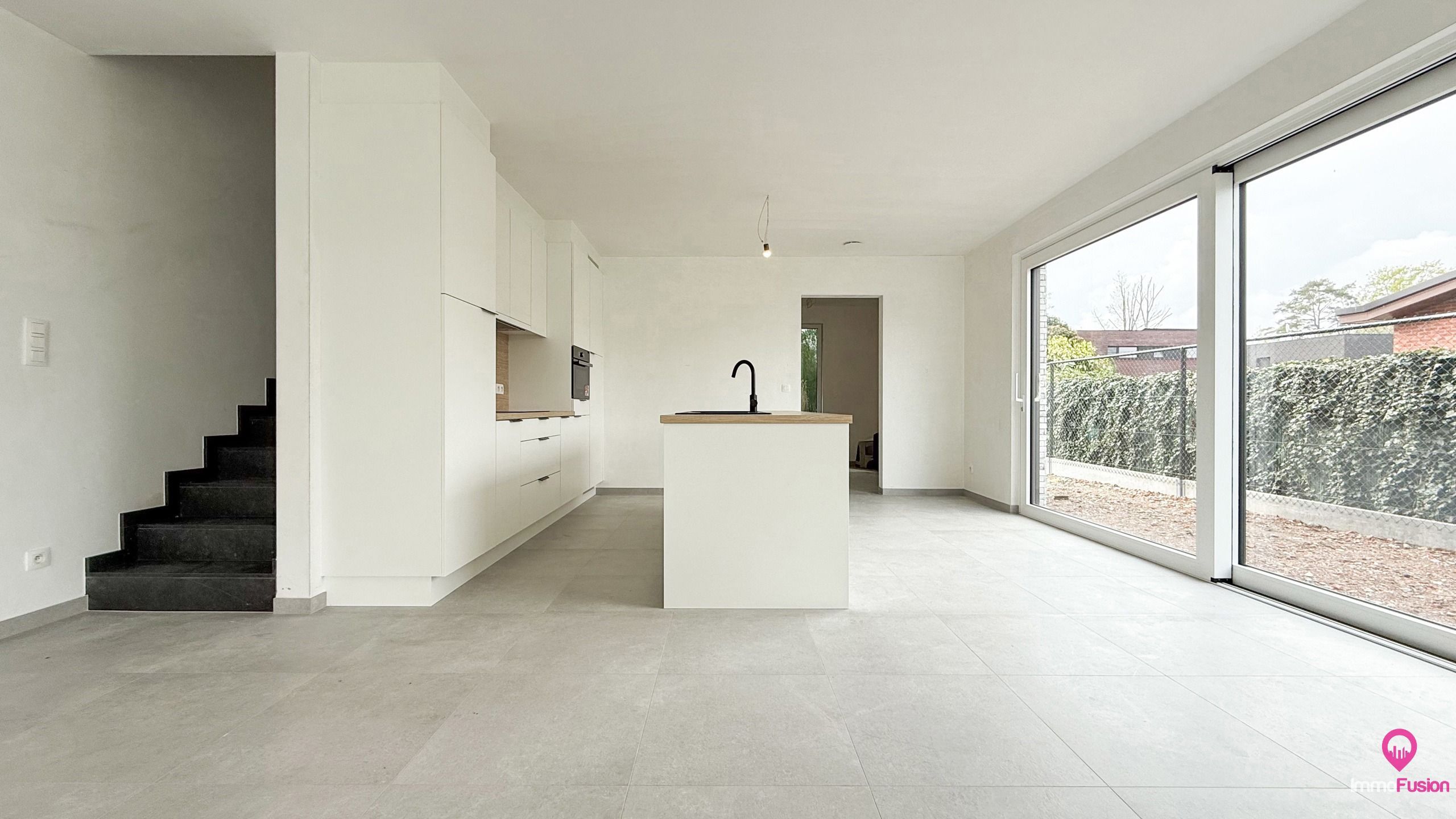 Rustig gelegen instapklare nieuwbouw met 3 slaapkamers! foto 4