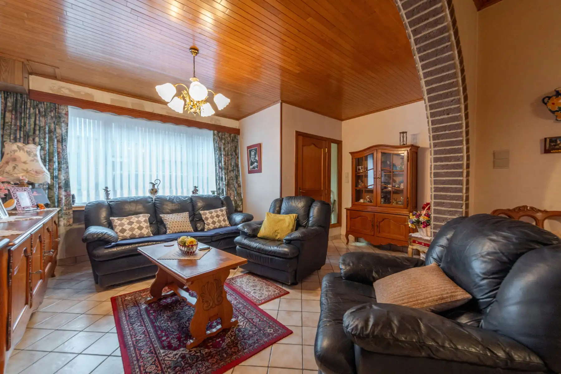 Ruime te renoveren woning met leuke tuin.&nbsp; foto 2