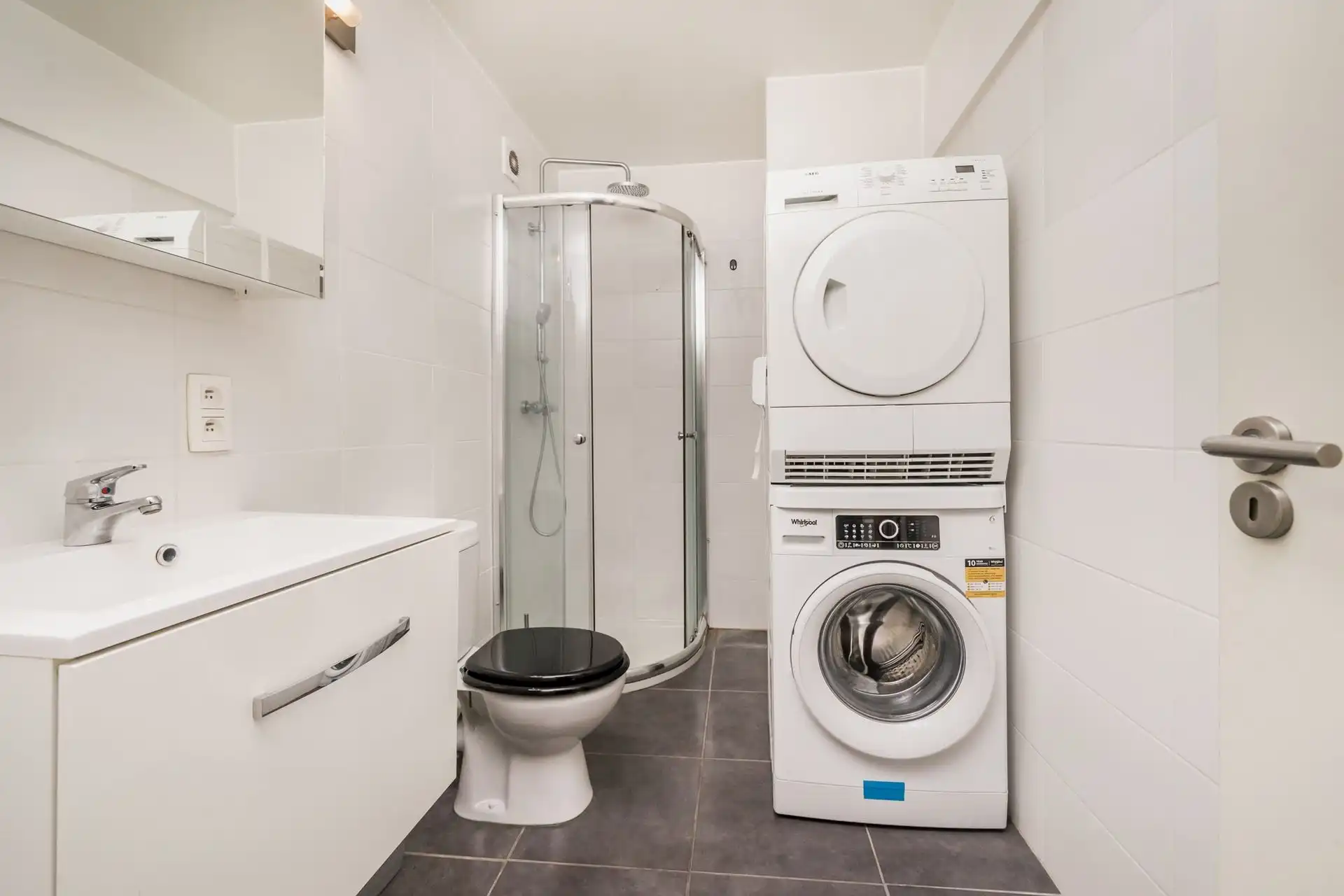 Instapklaar 1 slaapkamer appartement! foto 12