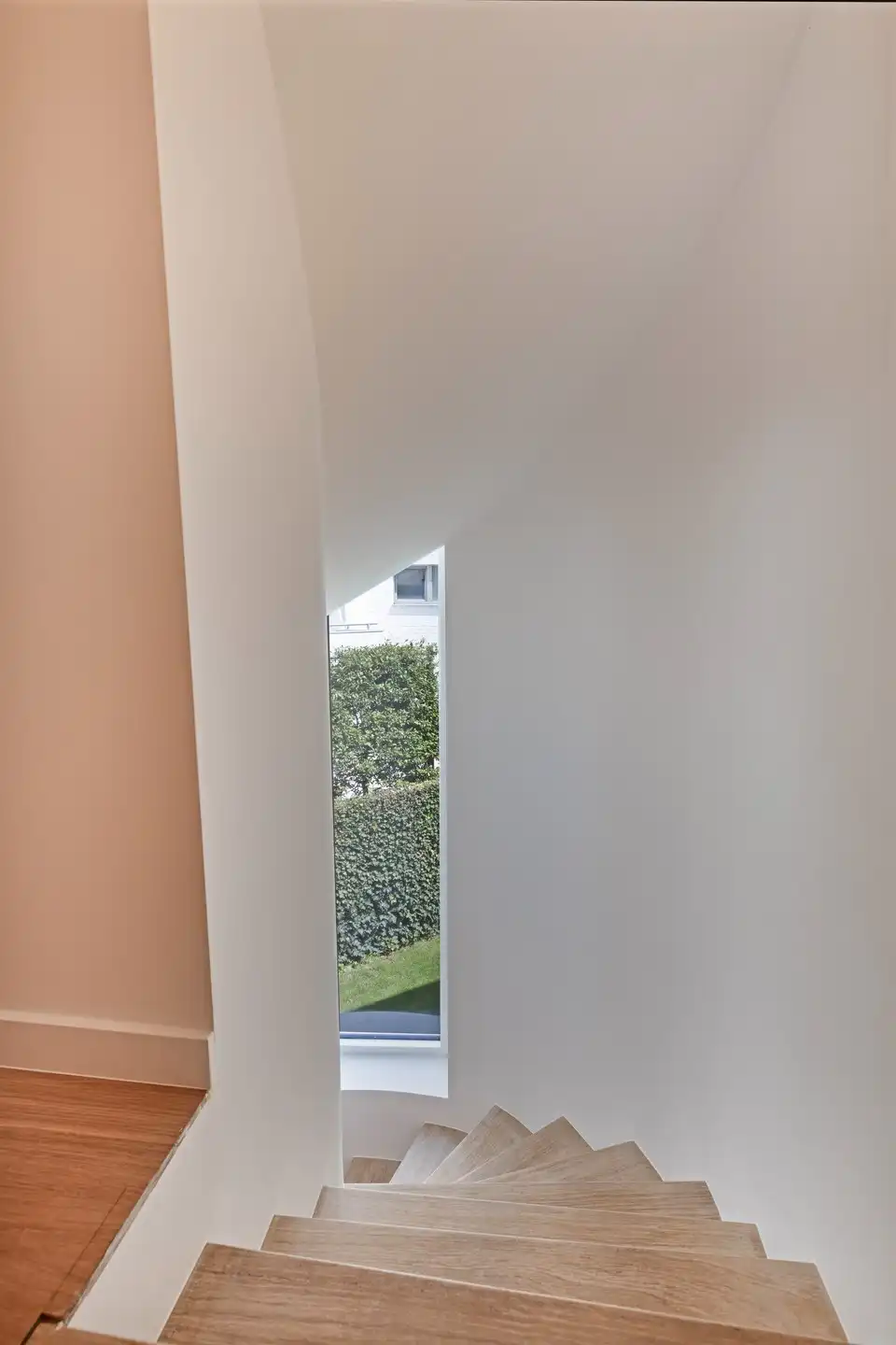 Exclusieve, volledig gerenoveerde hoekvilla met adembenemend zeezicht aan de Zeedijk. foto 28