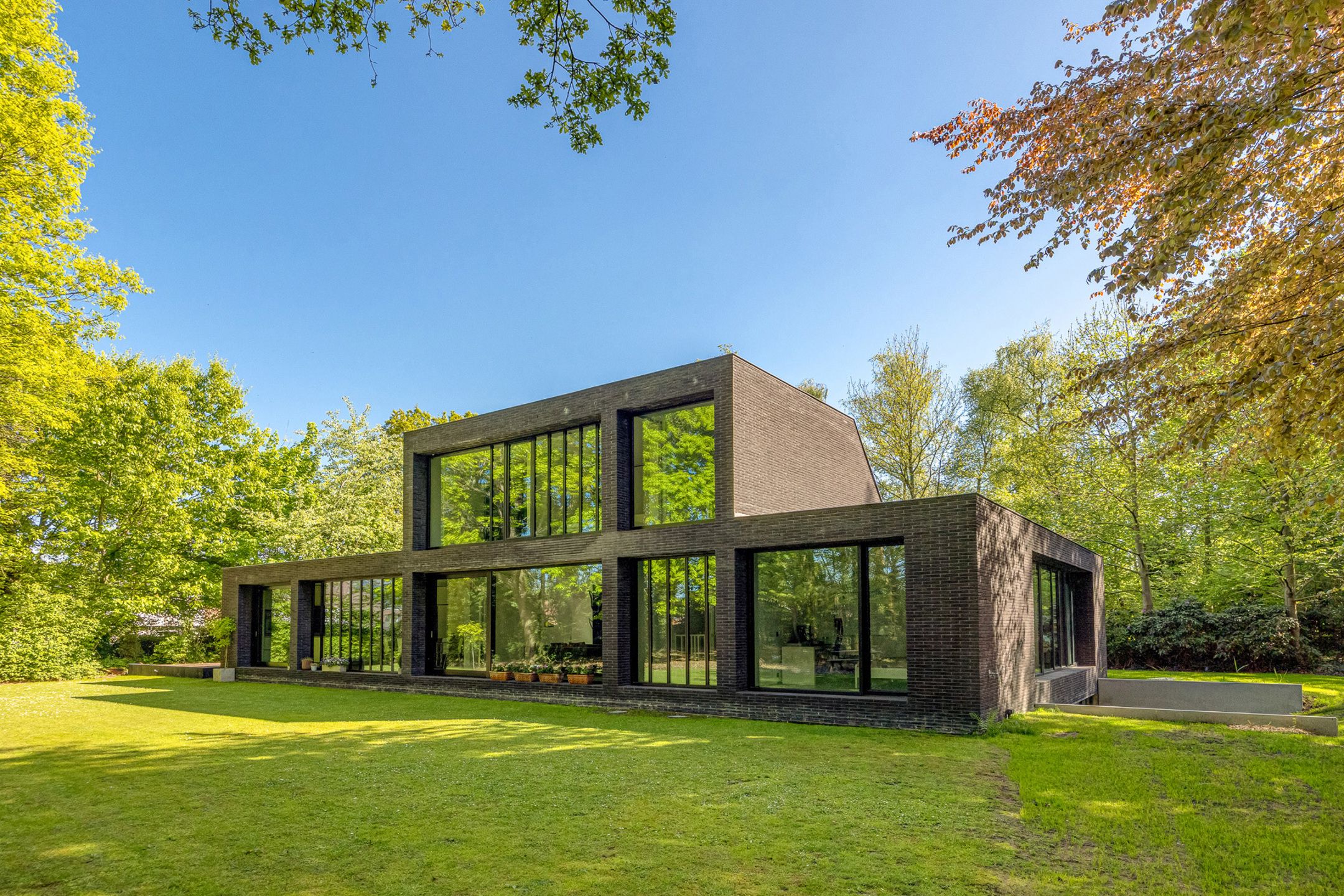 Exclusieve villa in een groene oase van 82 are foto {{pictureIndex}}