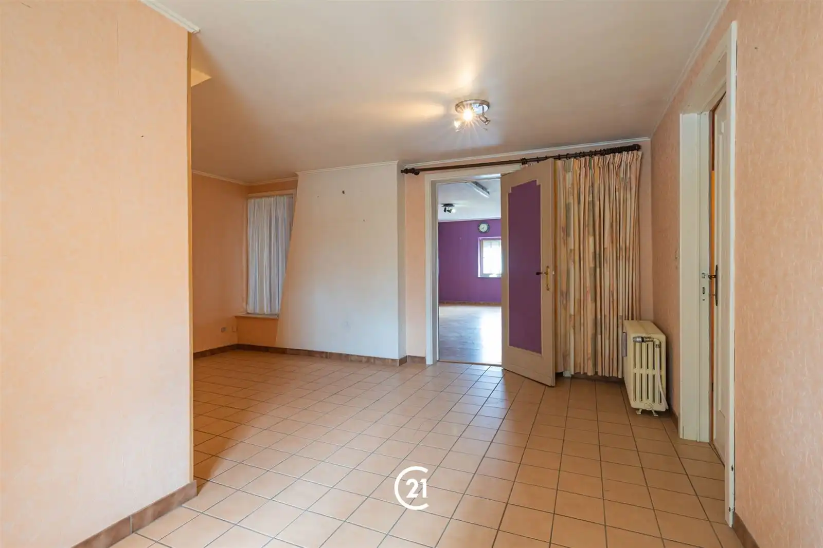 Een ruime woning met karakter, tuin, garage op een interessante locatie.  foto 17