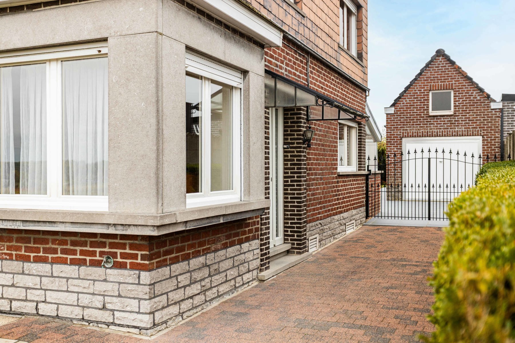 Charmante HOB met ruime tuin en garage in een rustige buurt. foto 4