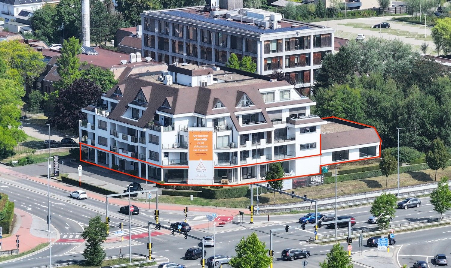 Unieke kans op topligging in Hasselt – Laatste 2 gelijkvloerse commerciële ruimtes te koop (vanaf 295 m²) foto 2