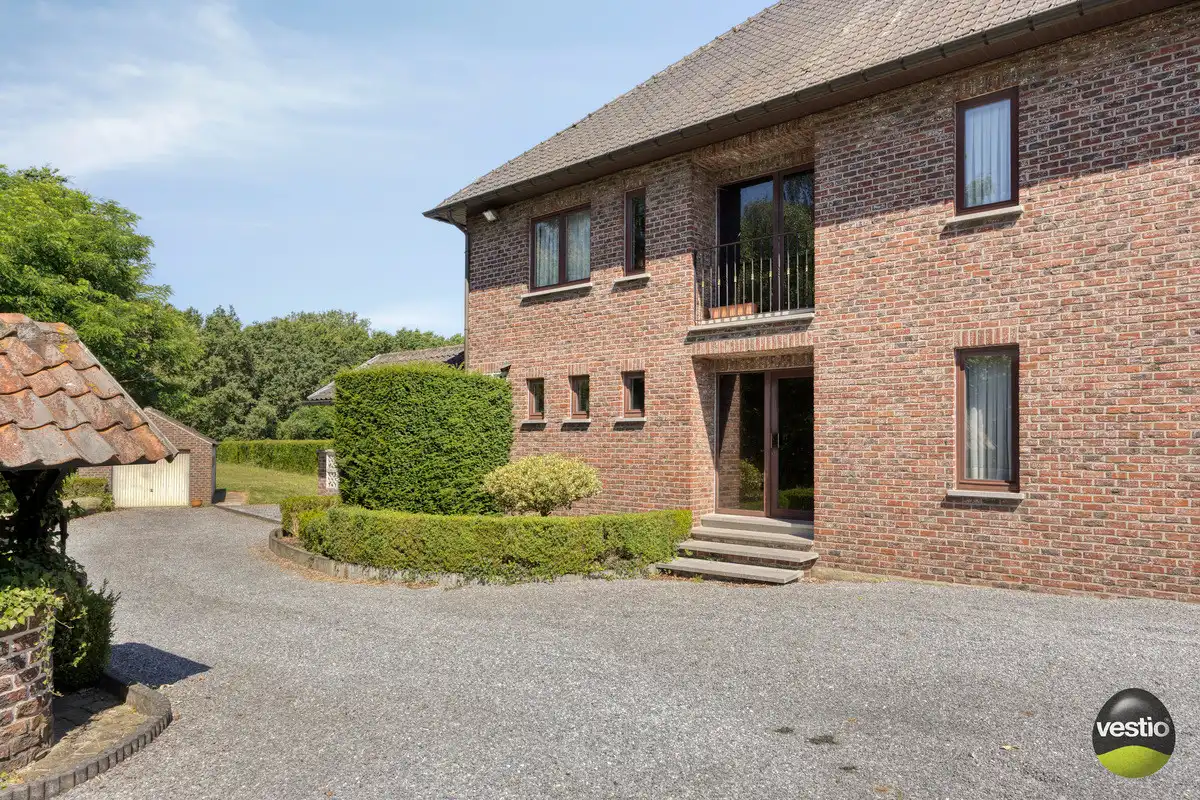 RUSTIG GELEGEN TIJDLOZE WONING MET 4 SLK EN RUIME TUIN. foto 4