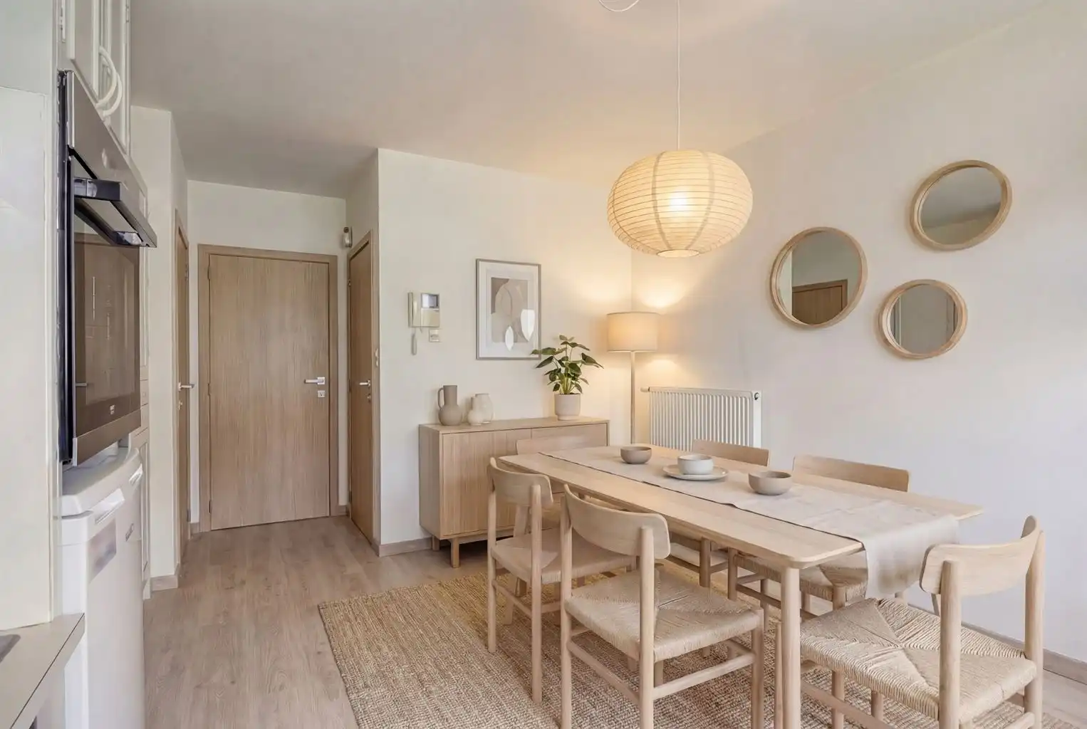 Vrijstaande woning met 4 slaapkamers, ruime tuin en garage op een riant perceel van 9a99ca, rustig gelegen nabij het centrum van Maaseik.  foto 8