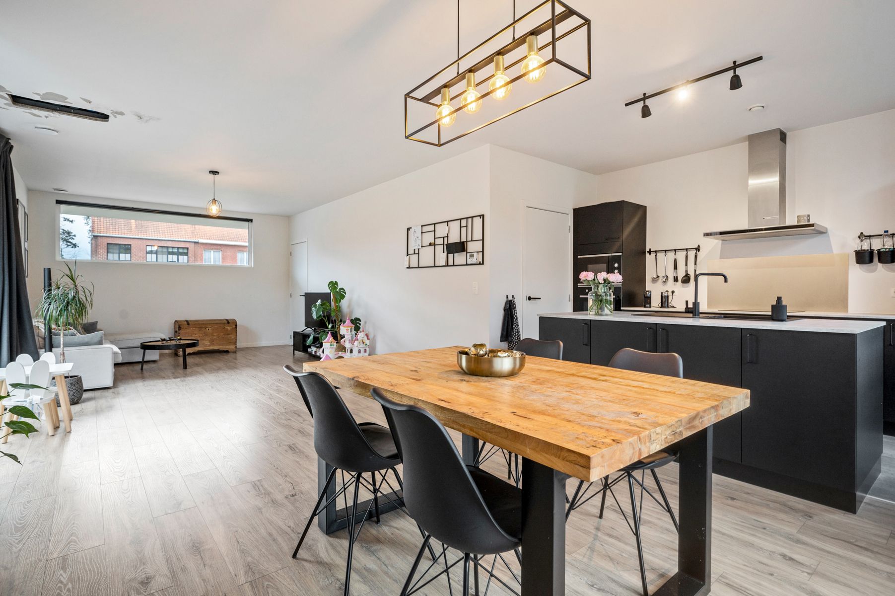 Gezinswoning met grote tuin en energiezuinige troeven foto 3