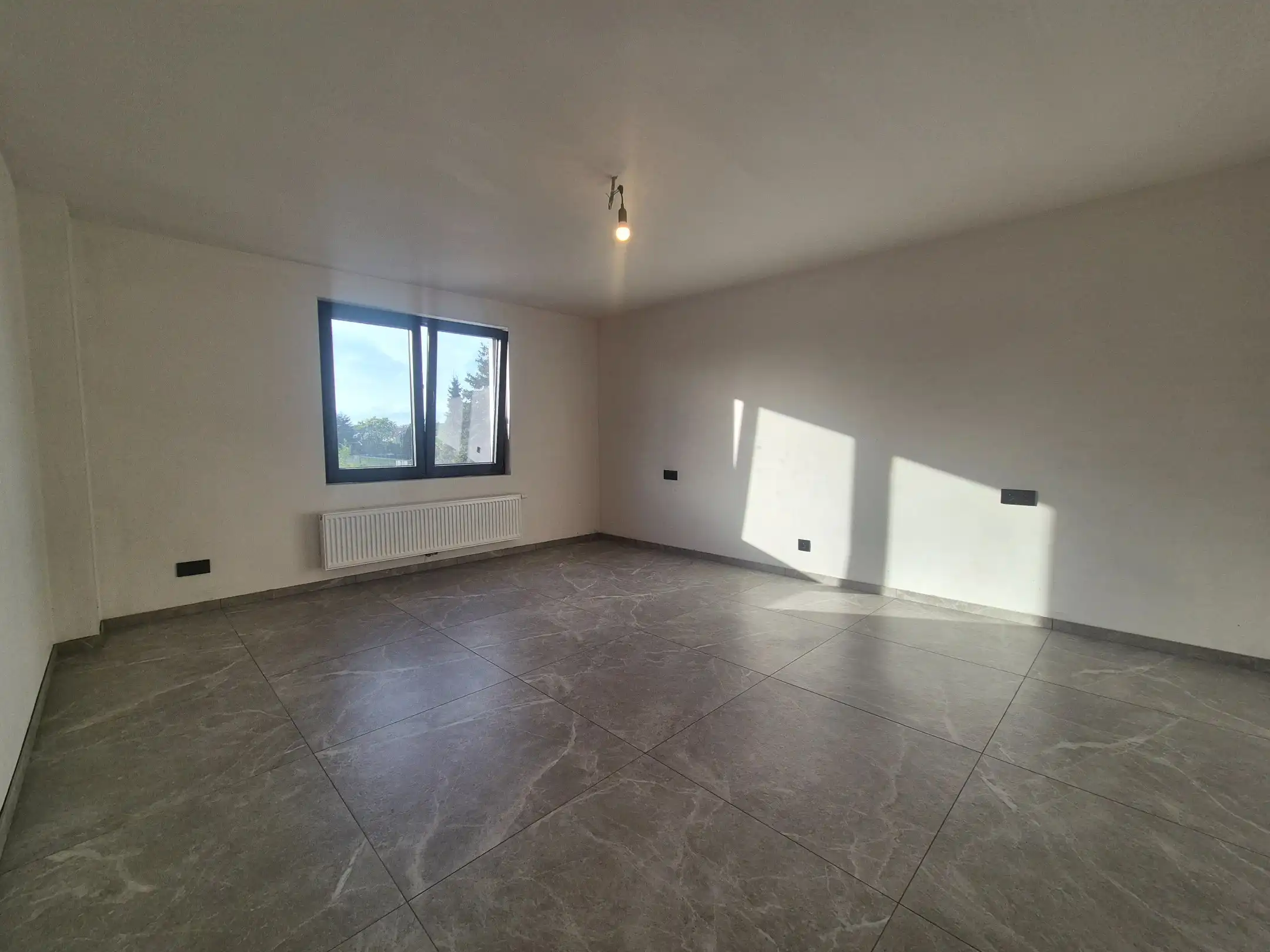 RUIME, VOLLEDIG GERENOVEERDE WONING – 5 SLAAPKAMERS – ENERGIELABEL B foto 21