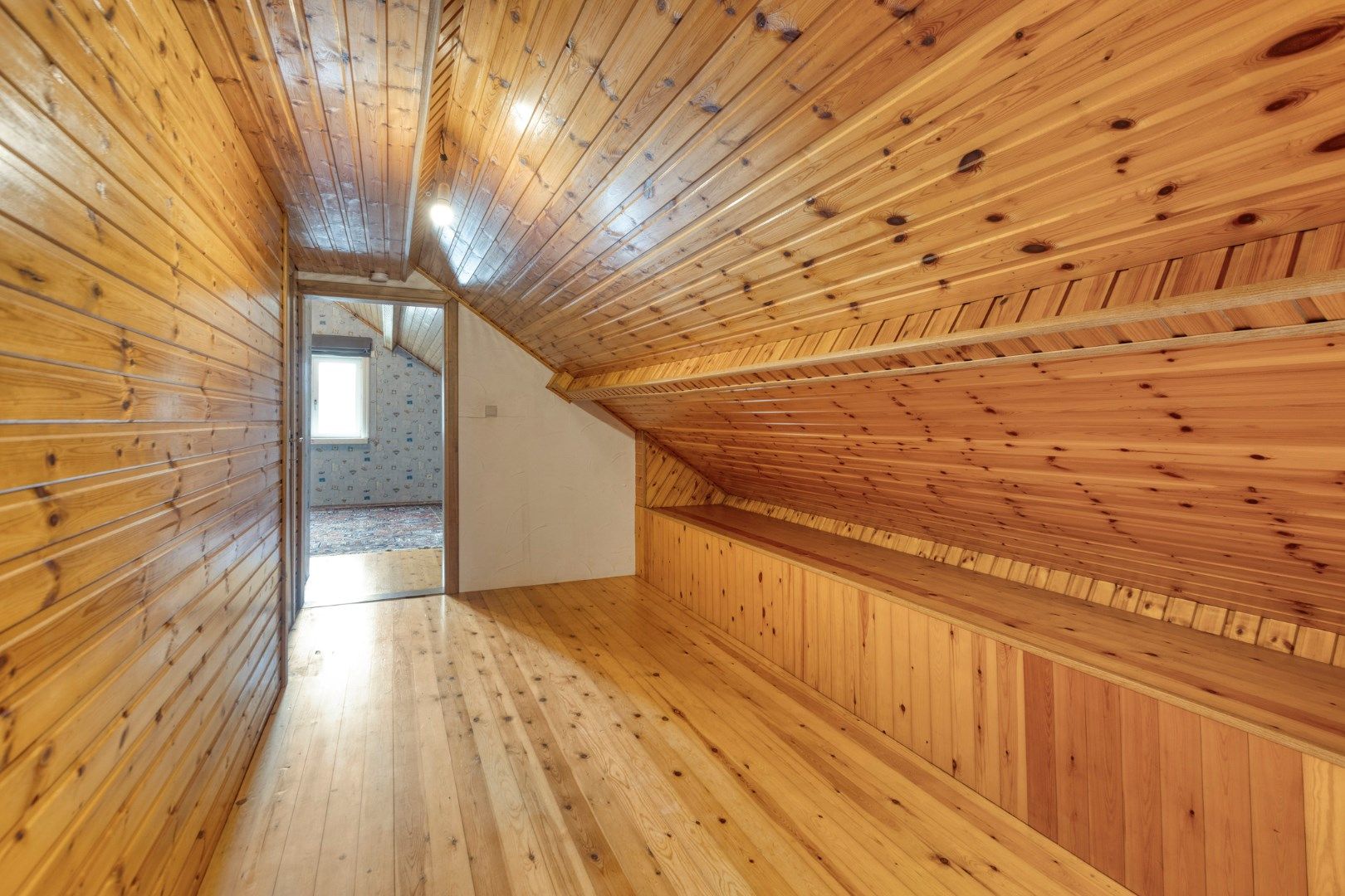Ruime goed onderhouden woning op een prachtig perceel met praktijk mogelijkheid foto 23
