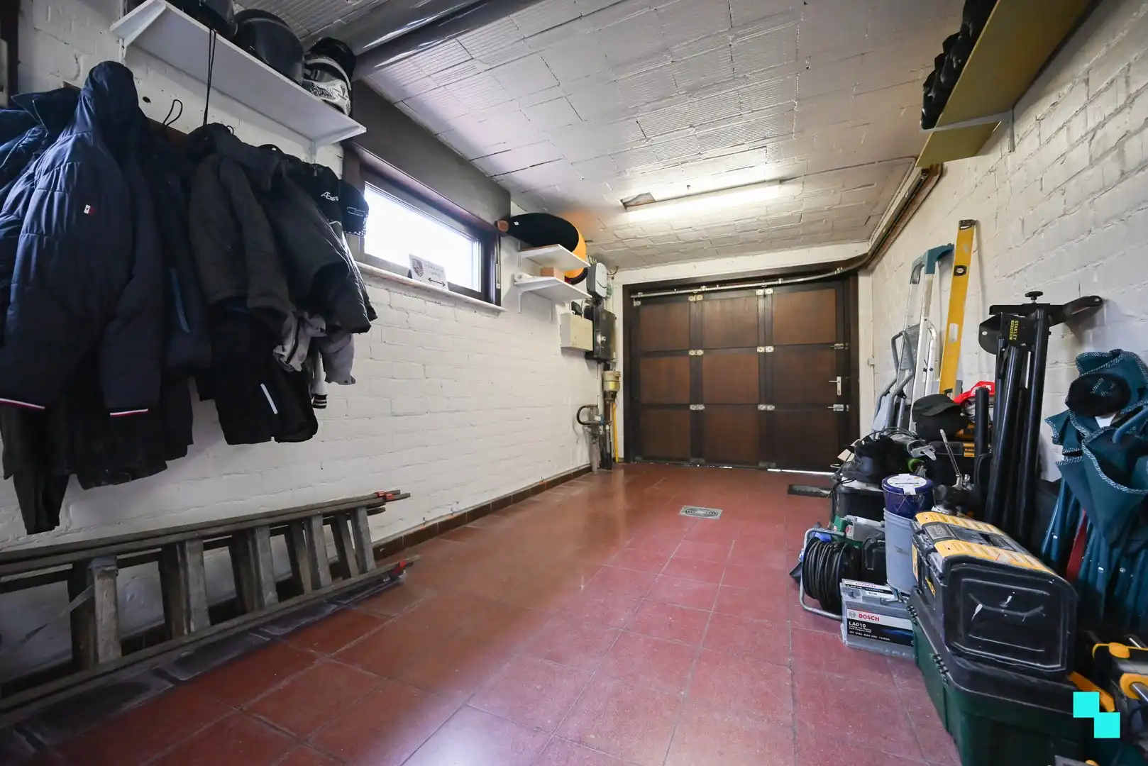 Ruime gezinswoning in doodlopende straat te Izegem foto 13