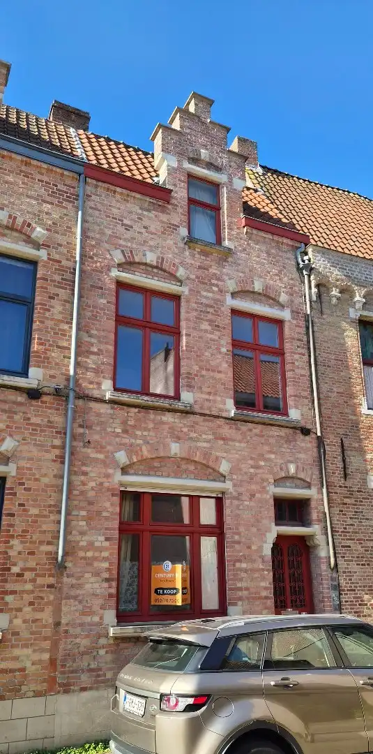 Ruime woning met karaktervolle gevel foto 6