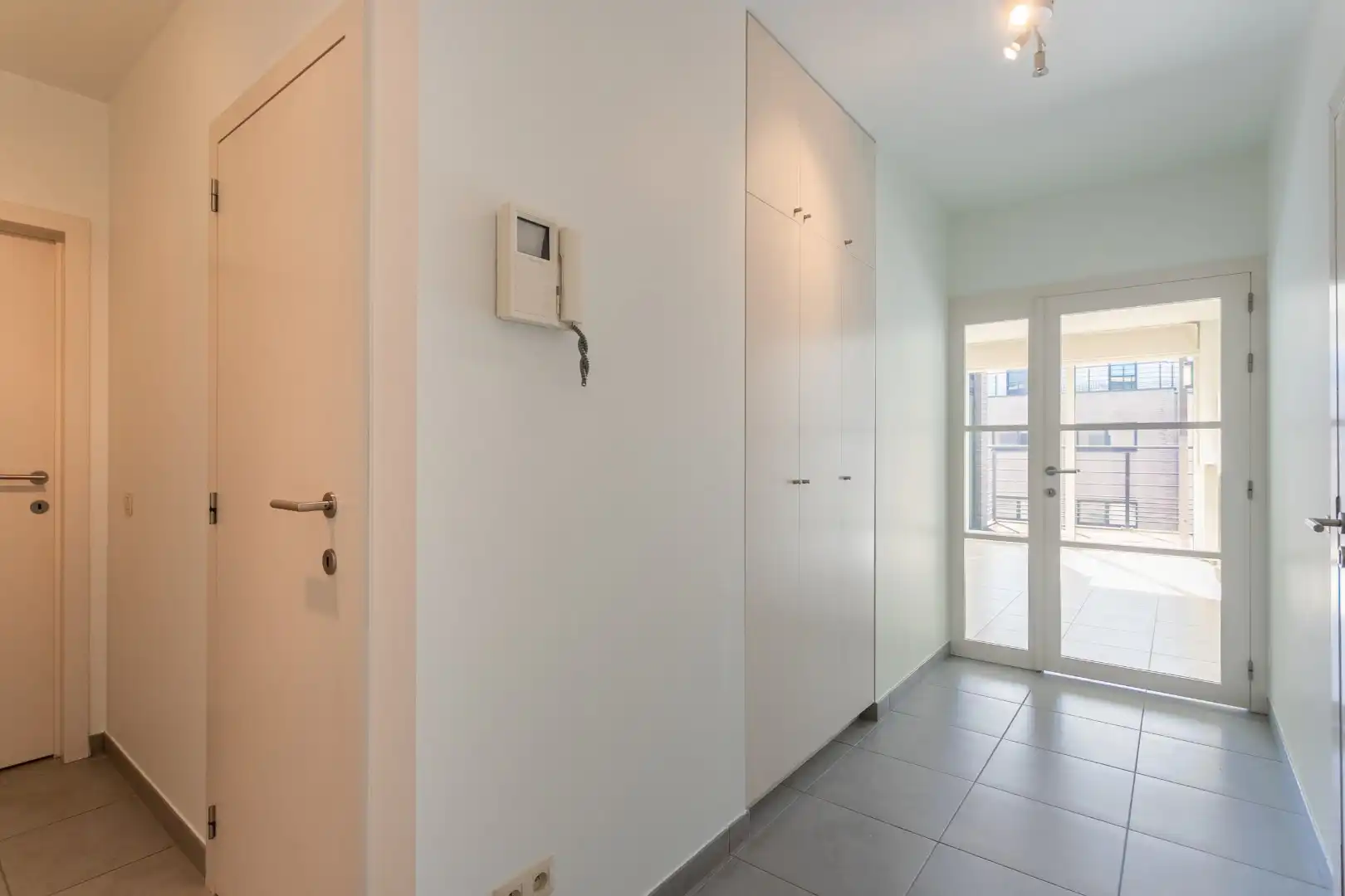 Instapklaar appartement met 2 slpk en parking te Halle foto 6
