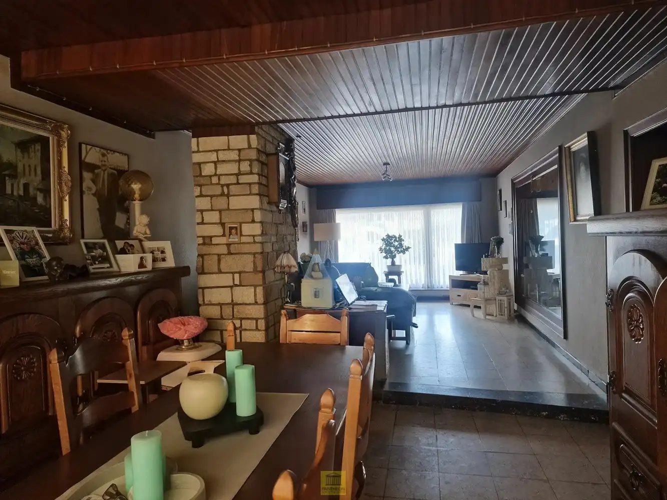Ruime woning met 3 slpk op een perceel van 591 m² foto 8