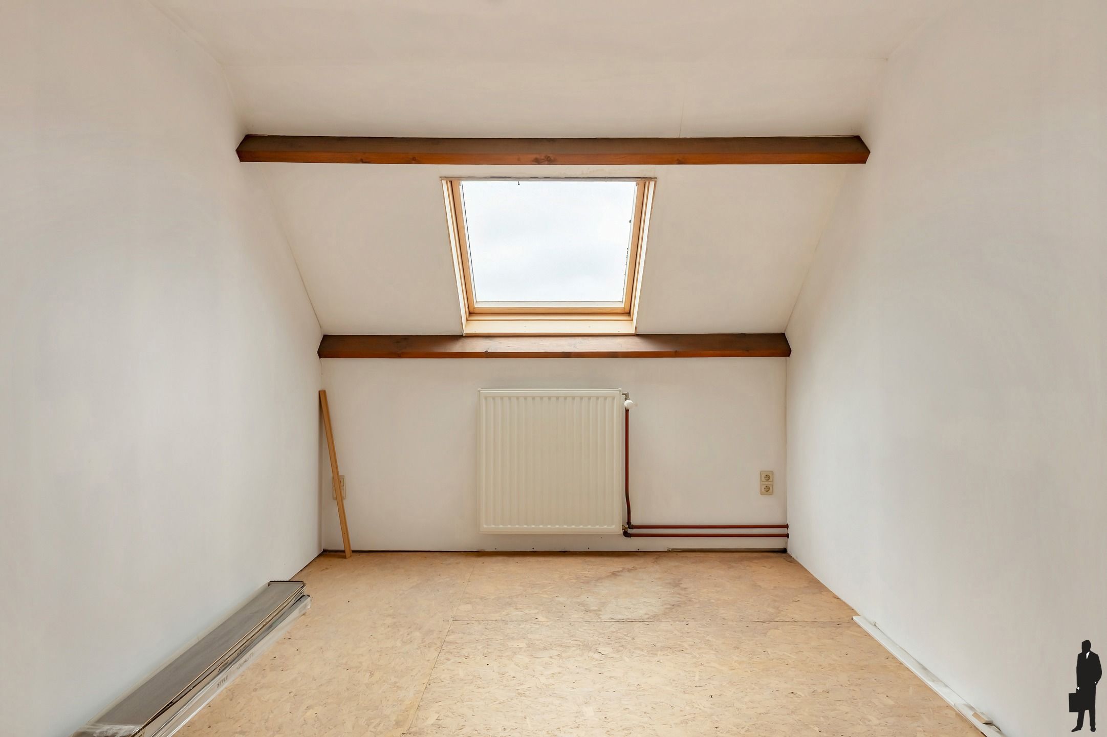 Deels gerenoveerde parel met mogelijkheden en weidegrond! foto 26