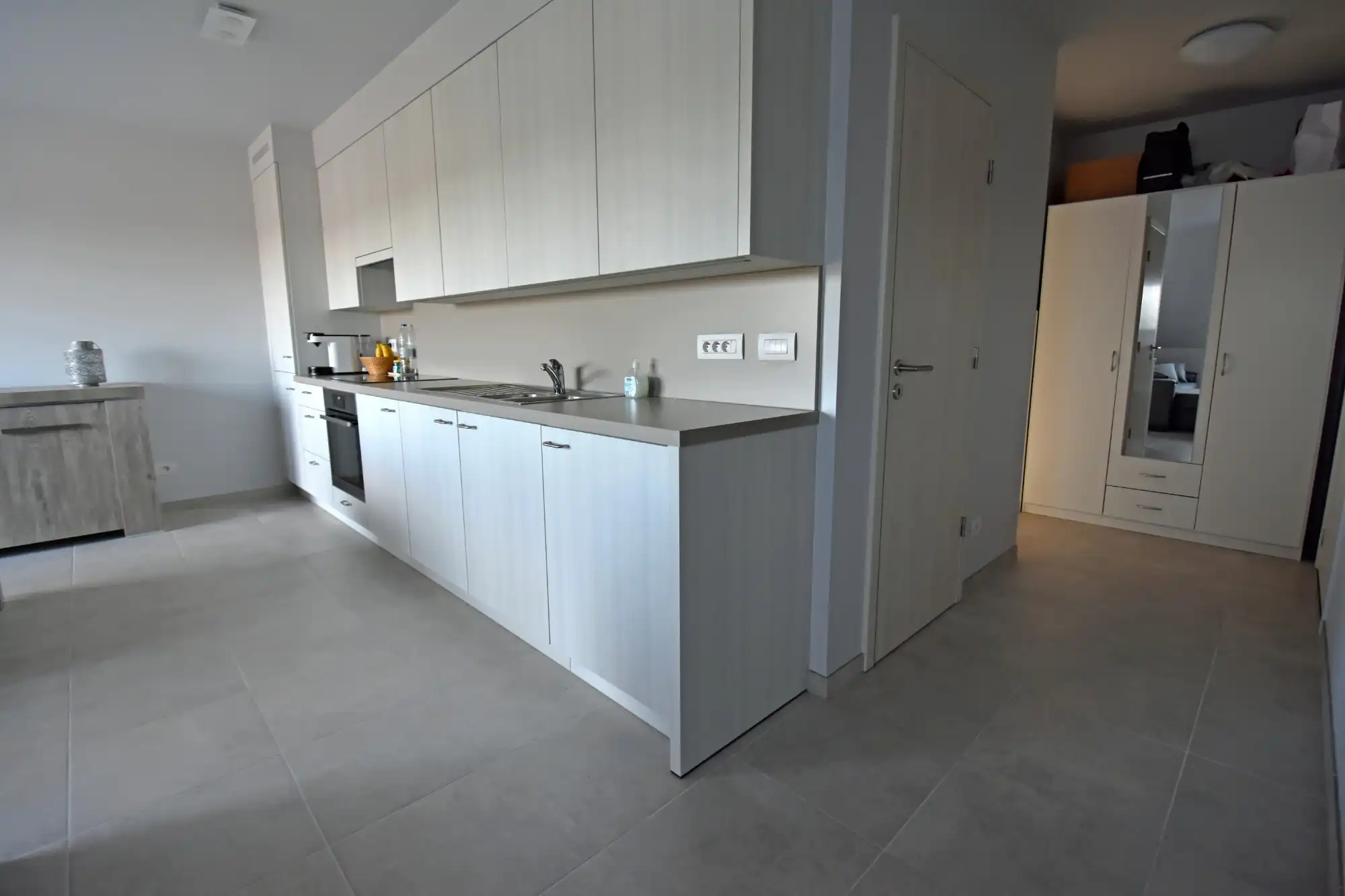 BEZOEKMOMENT WOENSDAG 15/04 VAN 16U30 TOT 18U | RECENT 2 SLPK APPARTEMENT MET TERRAS, LIFT EN INCLUSIEF AUTOSTAANPLAATS foto 7