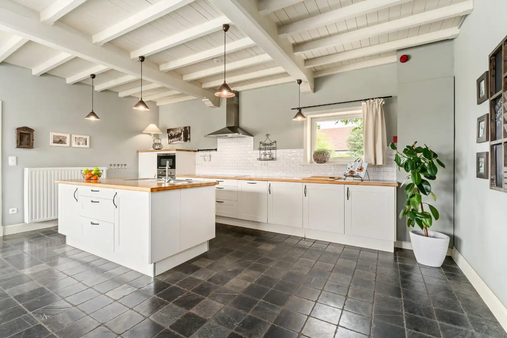 Karaktervolle hoeve met schuur in Oostveld foto 7