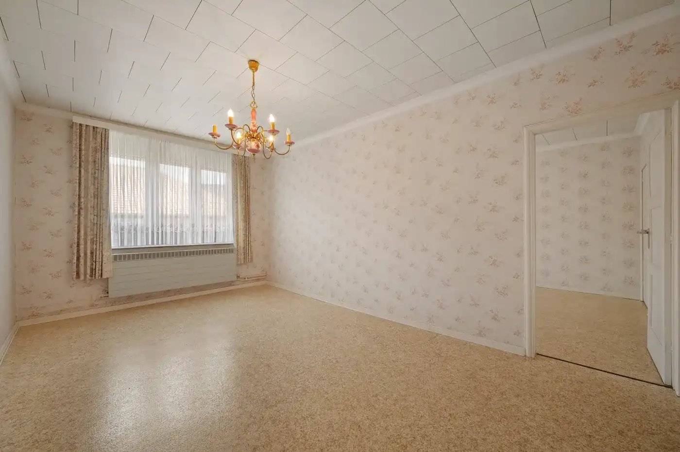 Te renoveren woning met 3 slaapkamers, garage en nabij voorzieningen foto 20
