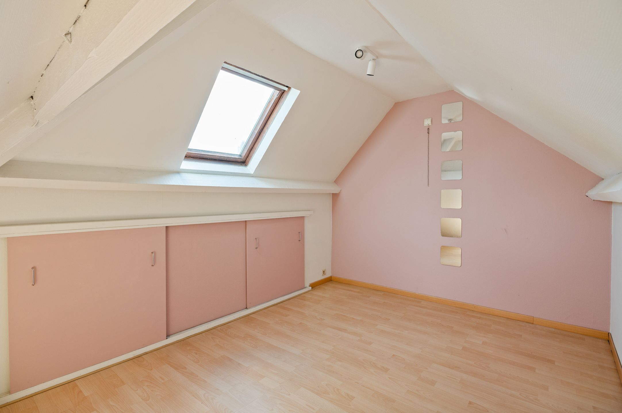 Halfopen woning met 2 slaapkamers en een grote tuin in Brasschaat te huur! foto 17