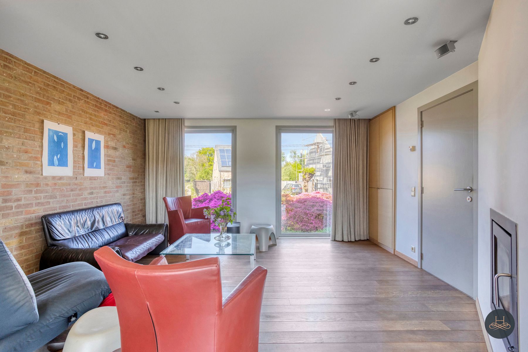 Vrijstaande woning met prachtig aangelegde zuidgerichte tuin foto 4