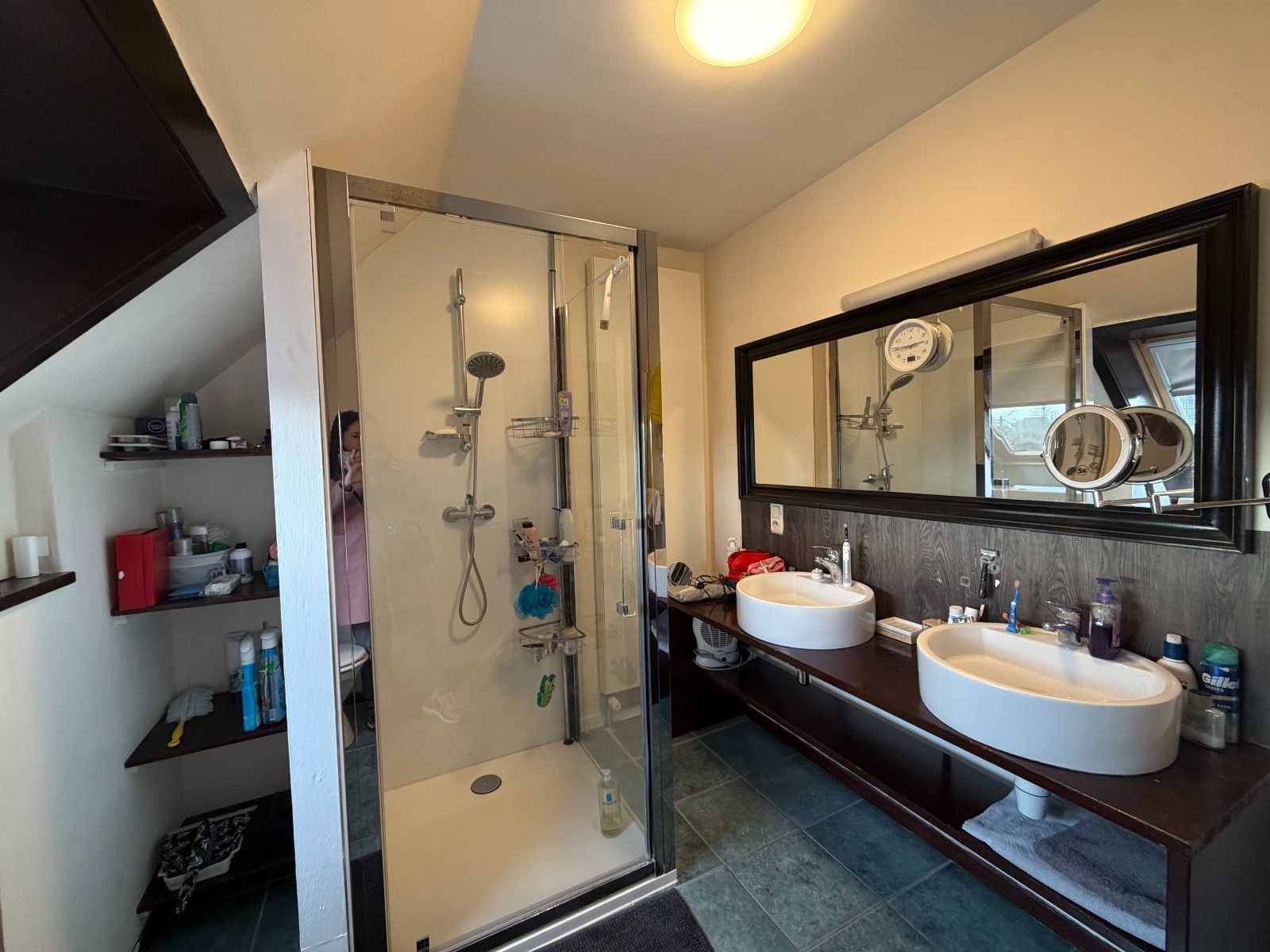 Ruime gezinswoning met 3 slaapkamers, grote tuin en garage foto 11