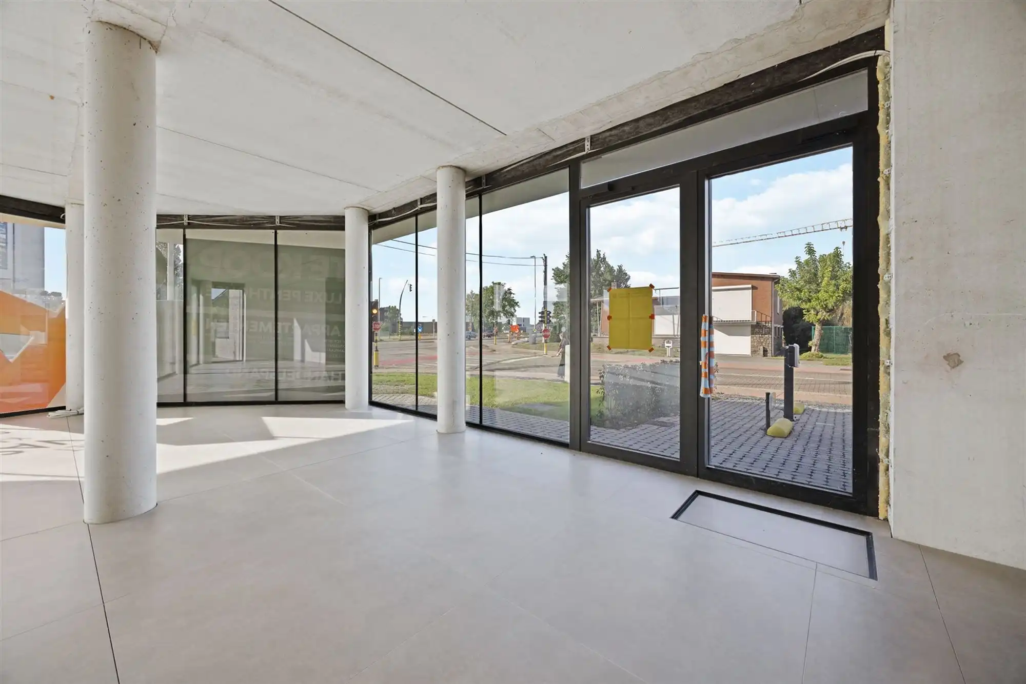 HANDELSPAND VAN 112M² MET 4 AUTOSTAANPLAATSEN OP COMMERCIËLE TOPLIGGING TE BERINGEN! foto 12