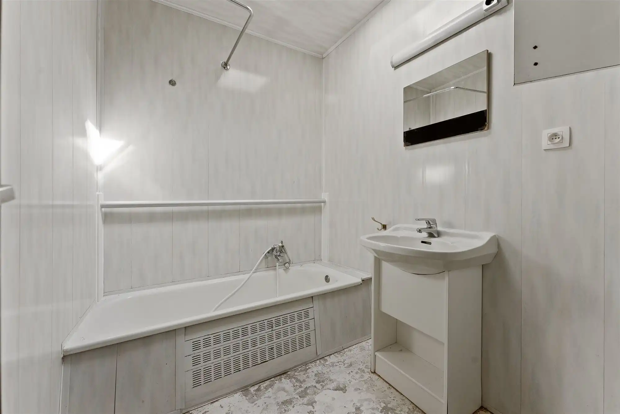 WONING MET ZICHT OP KANAAL OP PRACHTIGE LIGGING foto 17