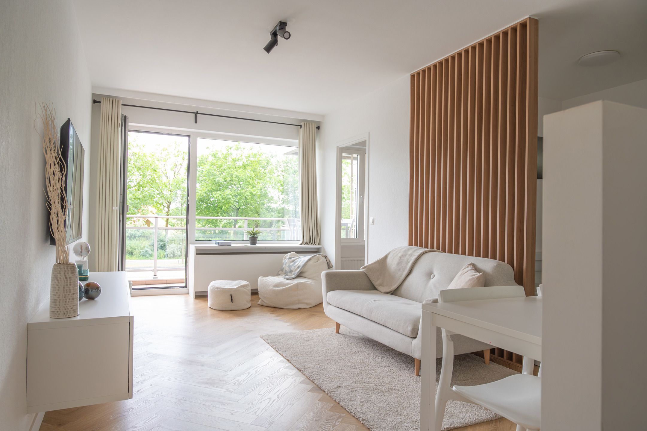 Te huur: Gemeubeld appartement met terras op toplocatie foto {{pictureIndex}}