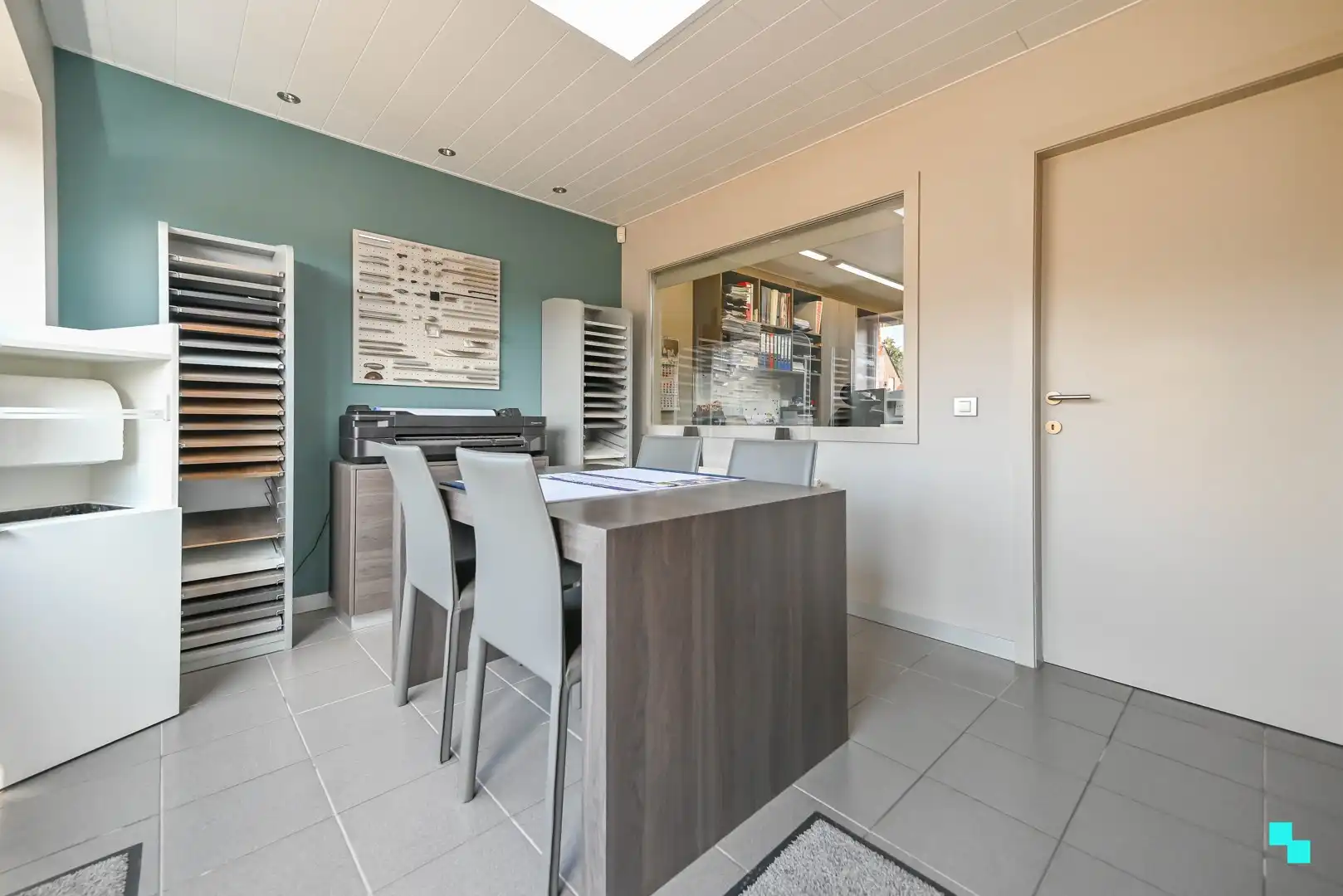 Gunstig gelegen werkplaats / magazijn met bureel en diverse parkeergelegenheid foto 27