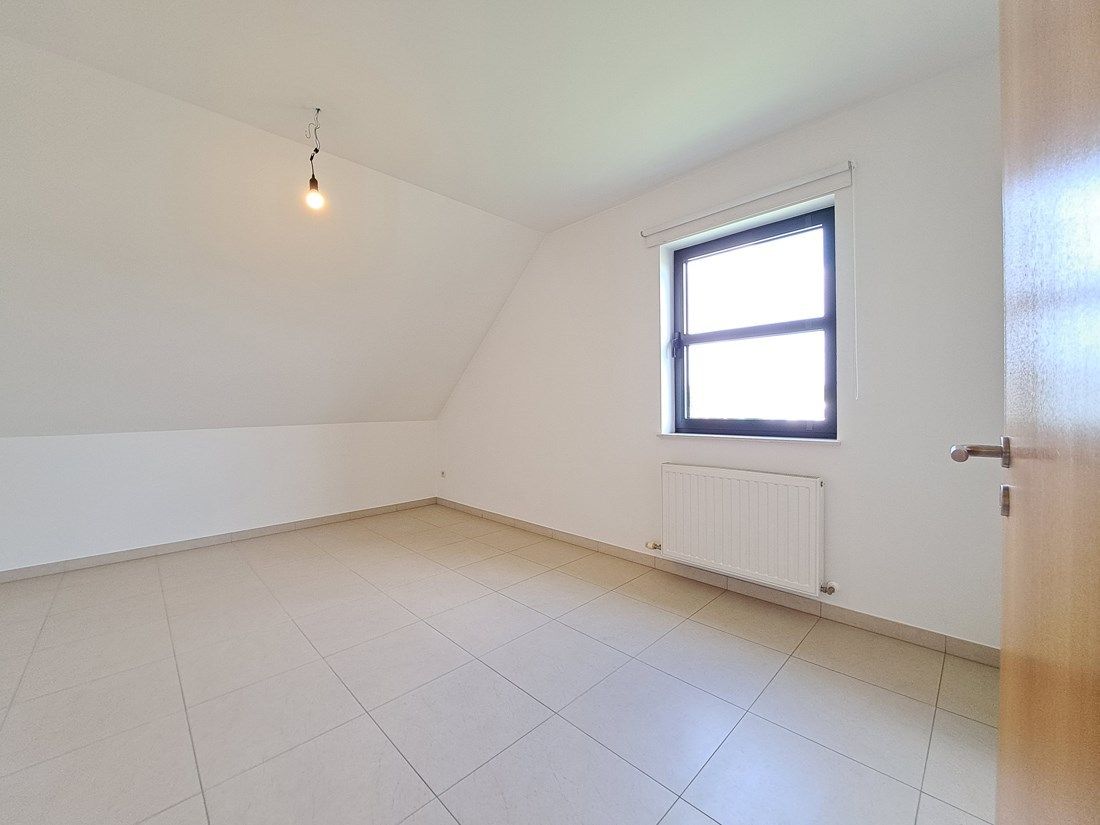 Stijlvol duplex appartement te Kermt foto 16