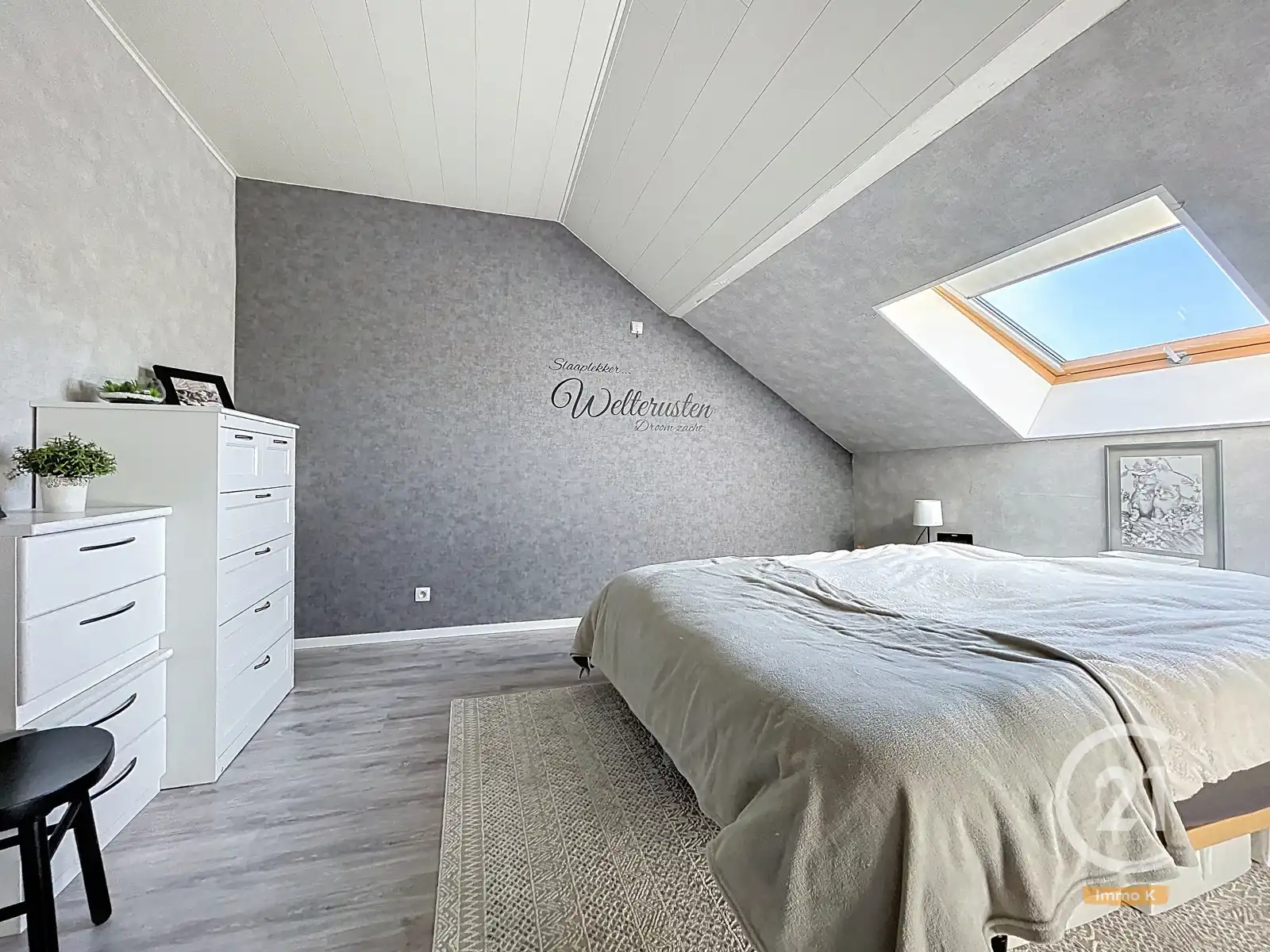 Knusse instapklare woning met ruime tuin en weide nabij E40 foto 16