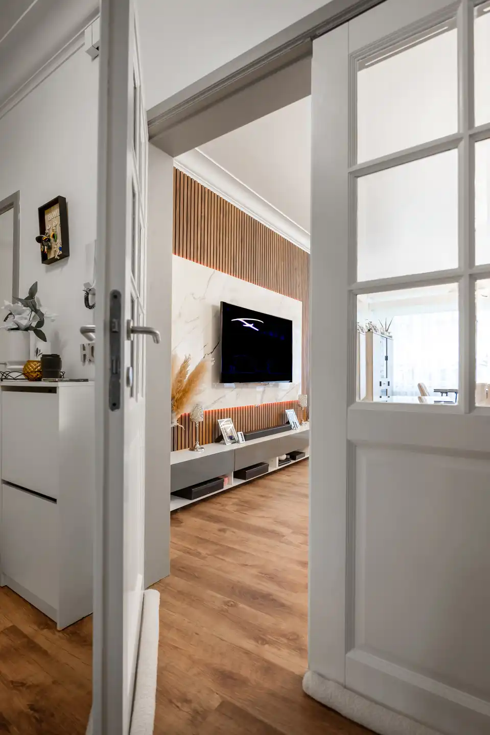 Zeer mooi gelijkvloers appartement met 2 slpk, tuin en grote garage foto 9
