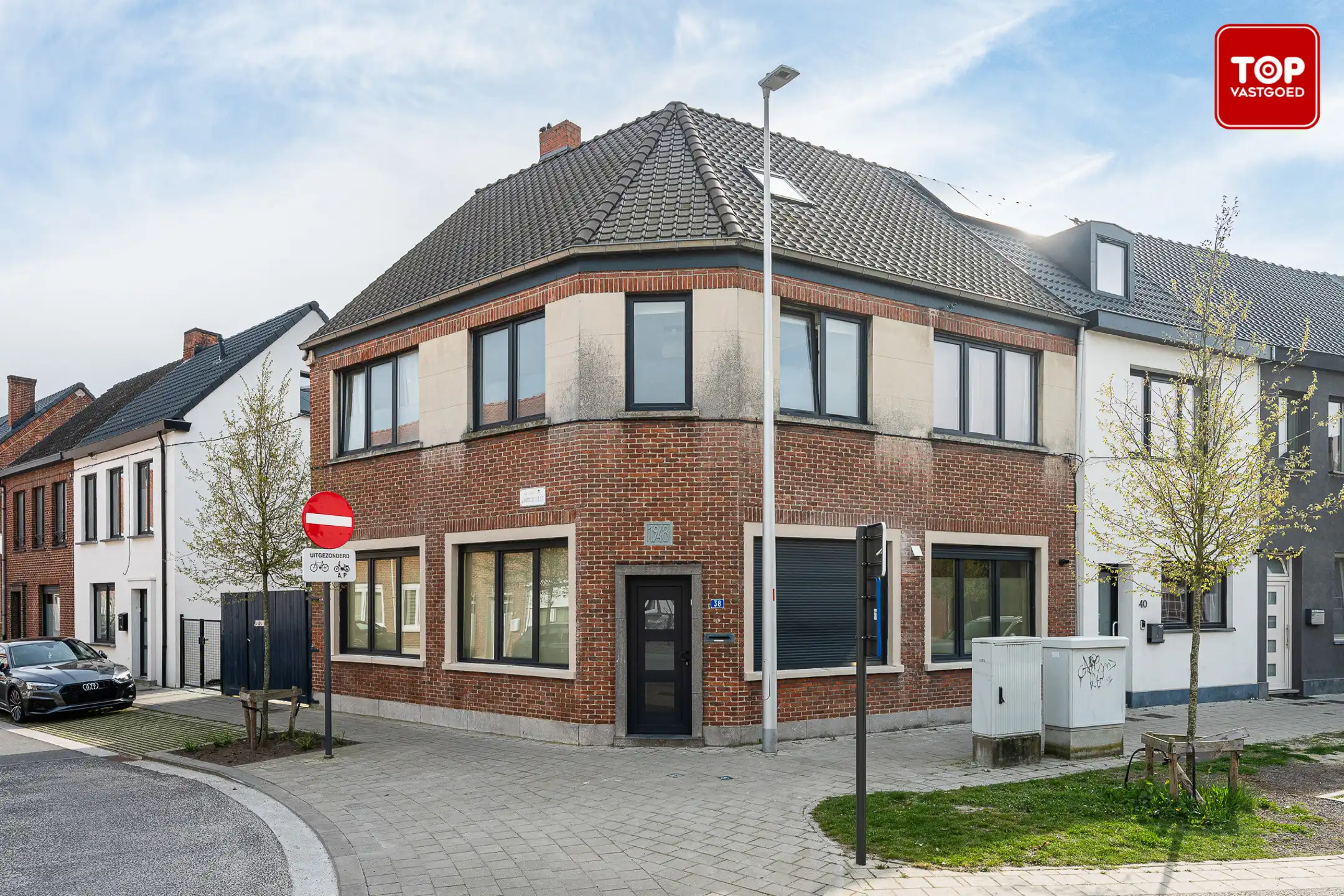 Hoofdfoto van de publicatie: Statige, lichtrijke woning met 3 slaapkamers en stadskoer