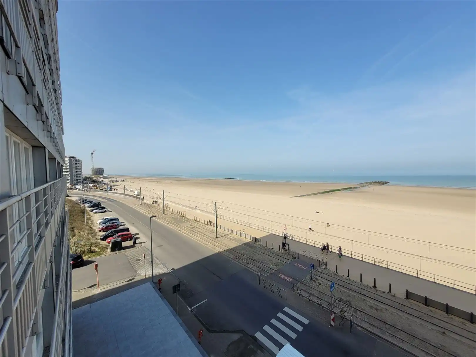 Gemeubelde studio met zeezicht foto 4