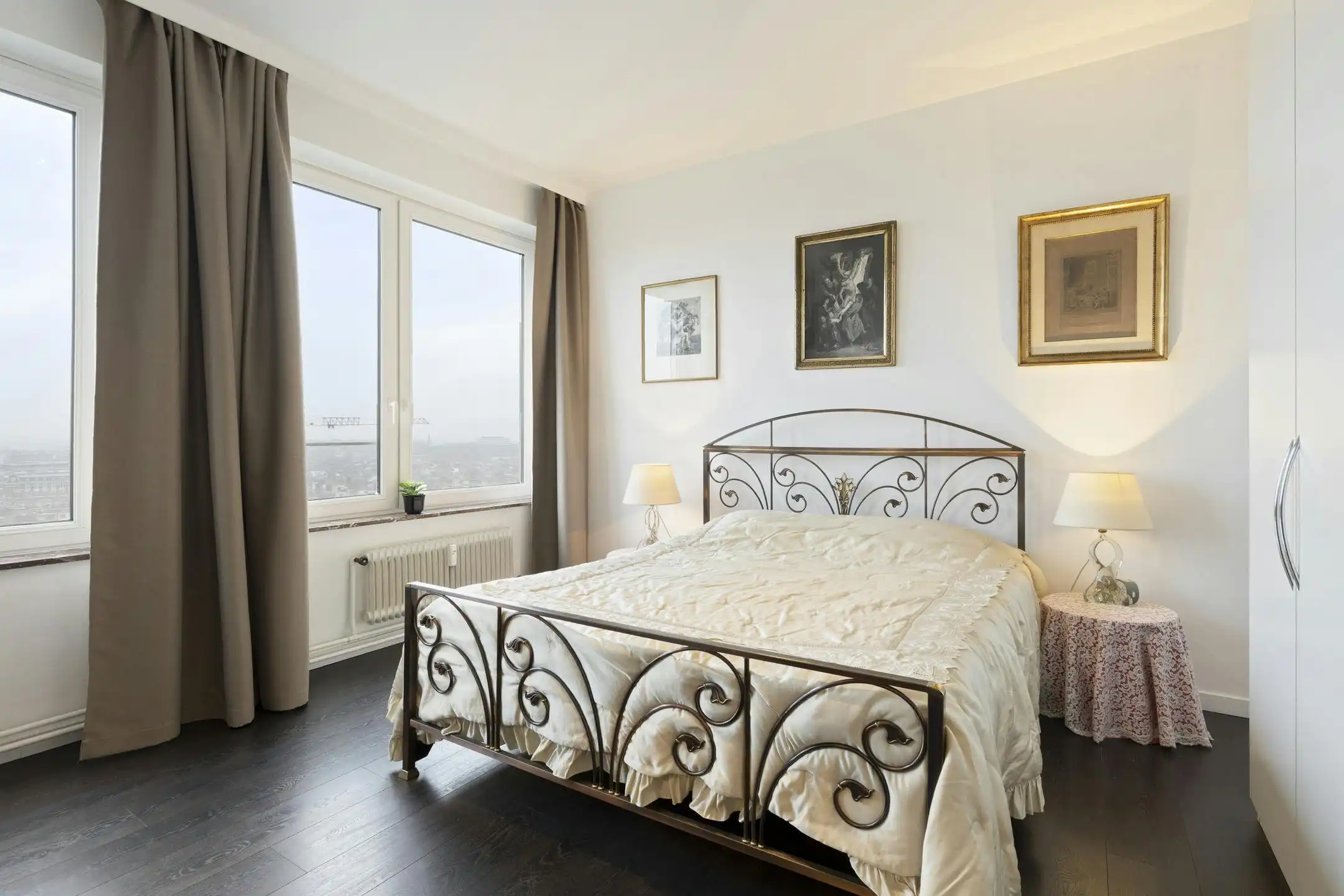 Gerenoveerd appartement met terras te koop in Antwerpen foto 11