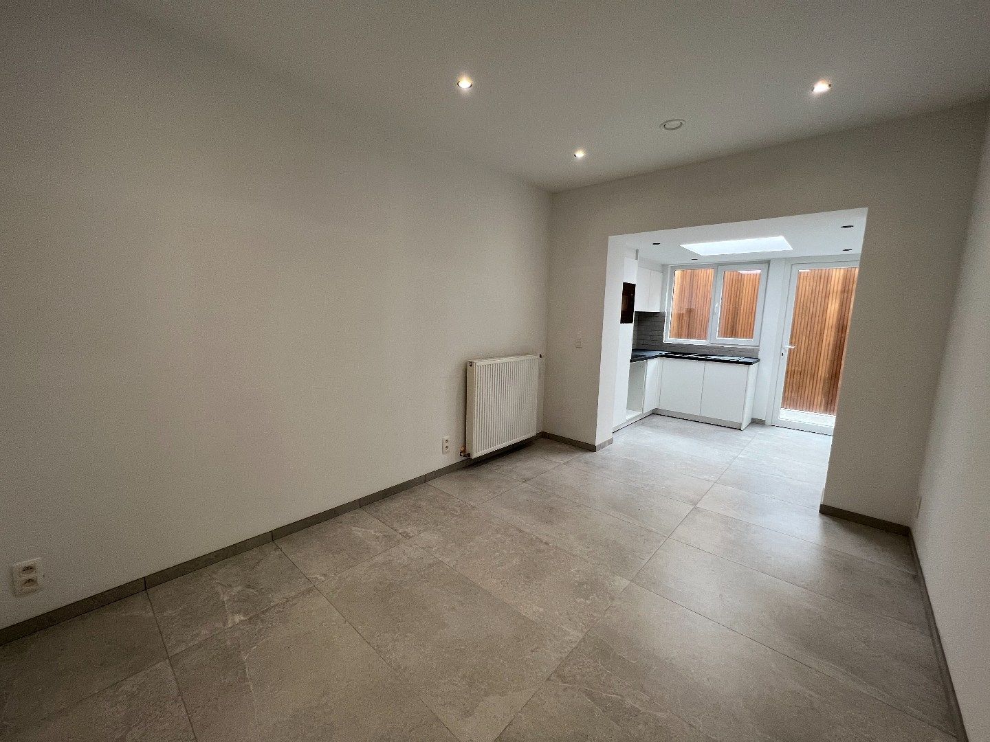 WONING MET 2 SLAAPKAMERS EN TERRAS IN CENTRUM foto 3