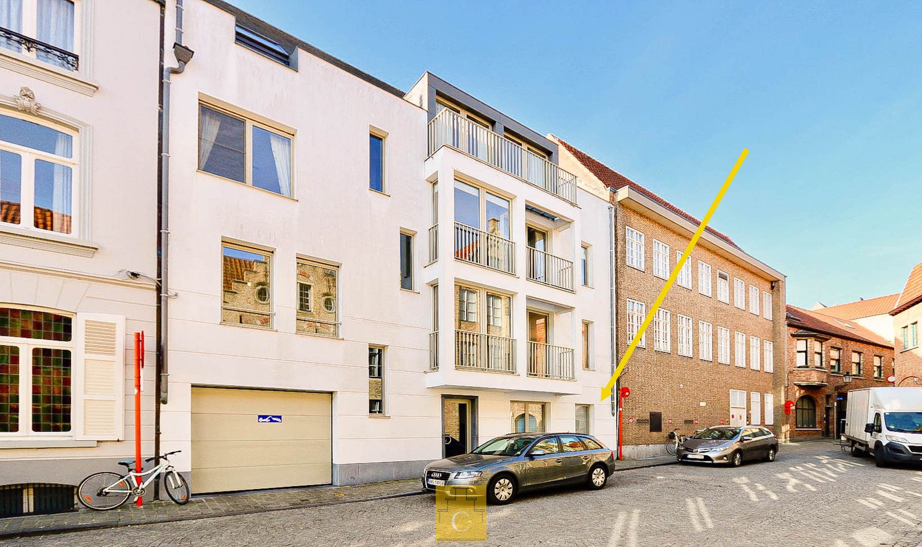 Gelijkvloersappartement zonneterras en tuin,  autostandplaats in kleine luxe-residentie tussen Sint-Salvators en Markt foto 3