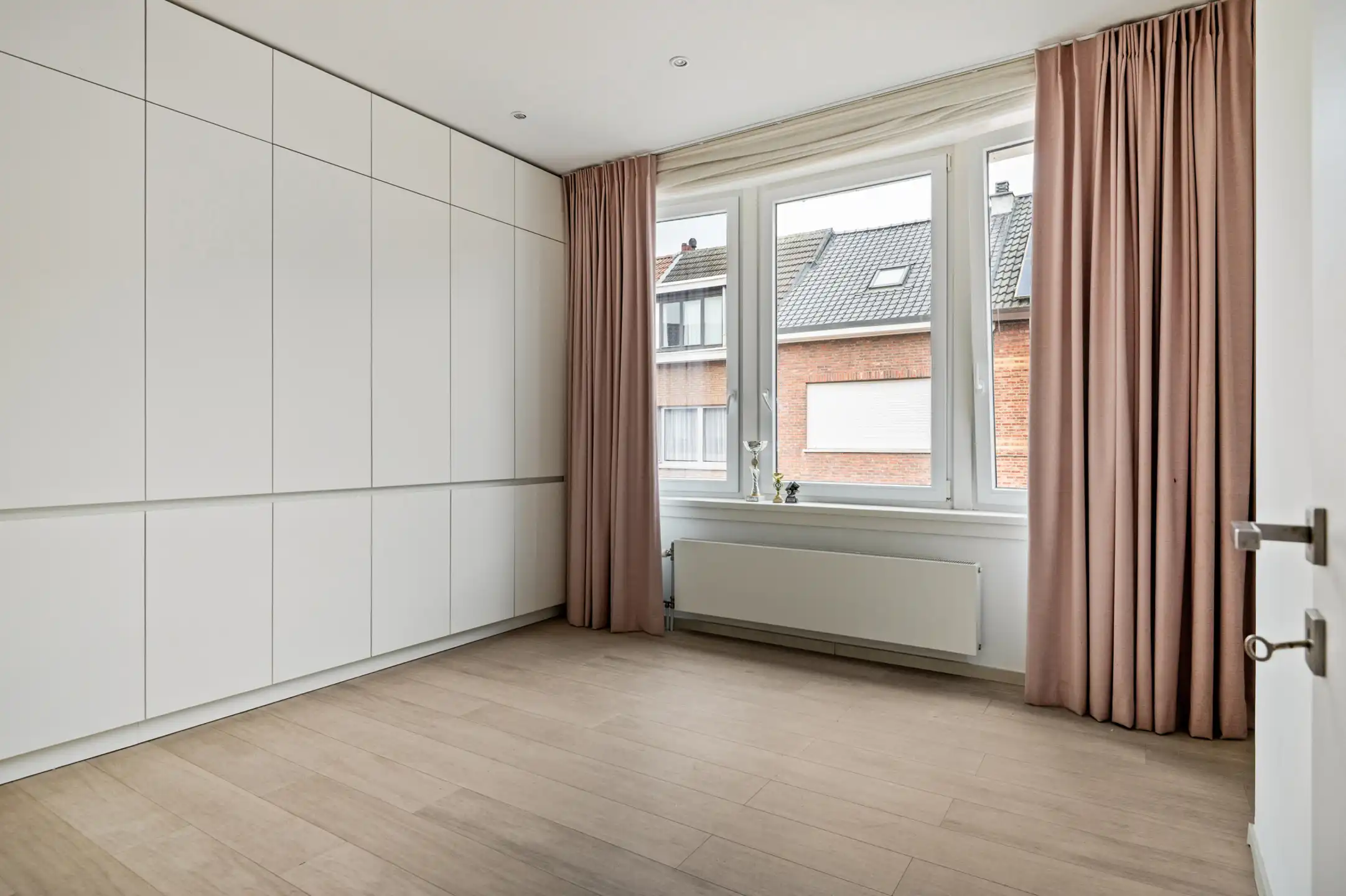 Knap gerenoveerde woning met zonninge tuin nabij het centrum foto 10