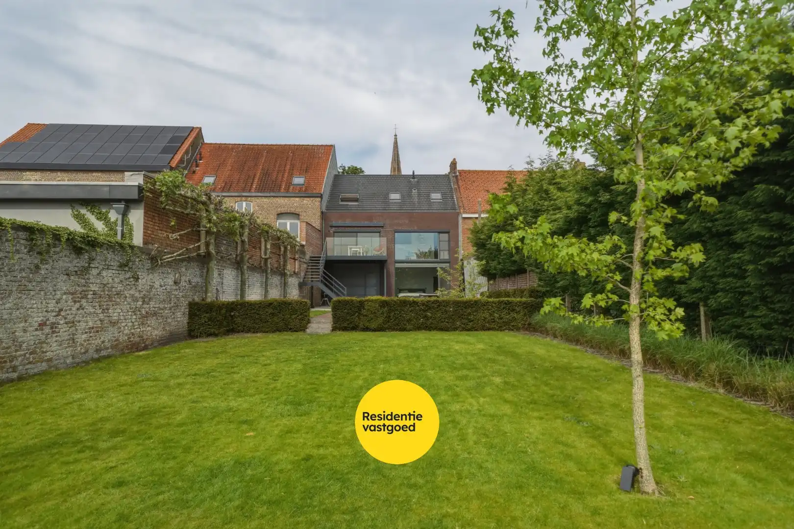 Ruime instapklare woning met zongerichte tuin in hartje Oudenburg foto 30