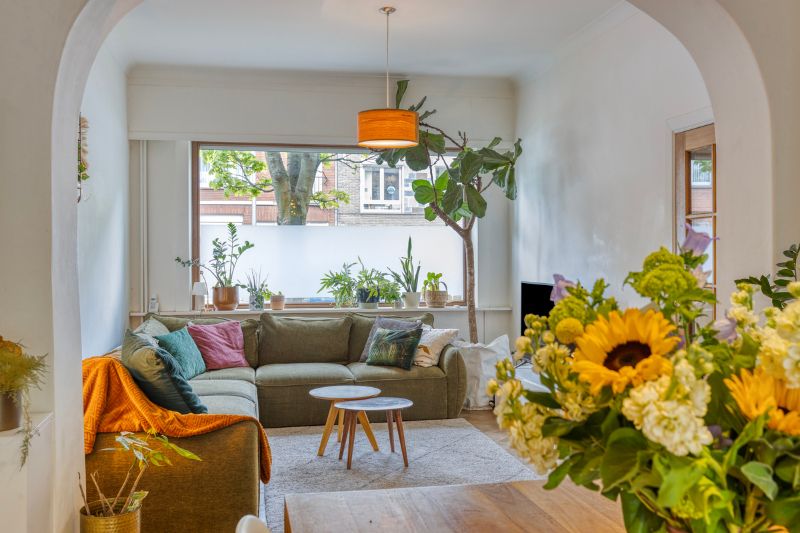 Zonnige authentieke woning met tuintje en topligging! foto 2