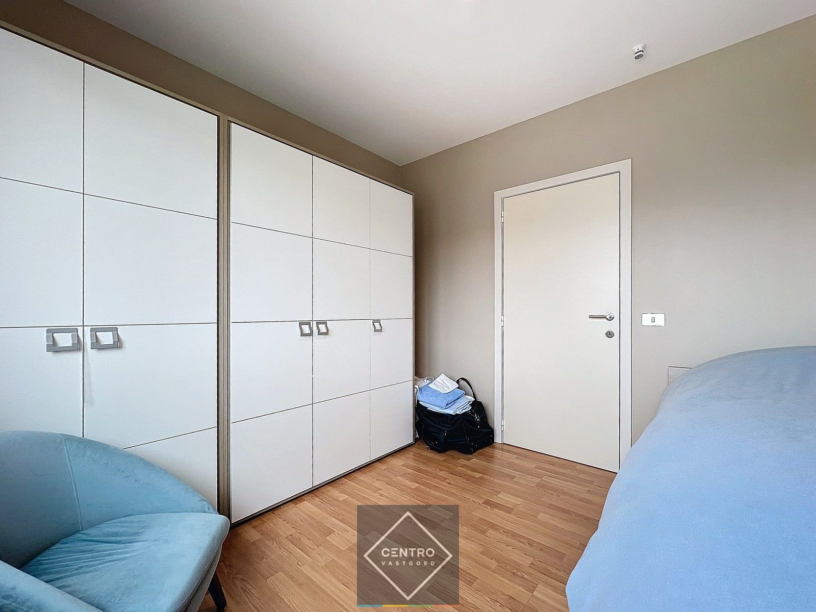 Instapklaar BEDRIJFSPAND (550 m²) met ruim LOFT-APPARTEMENT (4 slpk). Op ambachtelijke zone te Ledegem. Ideaal voor voeding (huidige uitbating: verwerking van chocolade)! foto 43