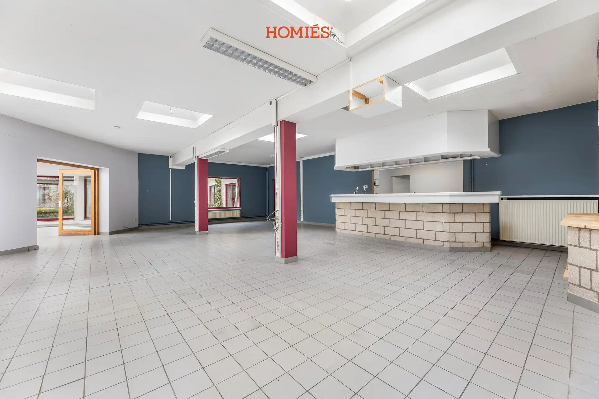 Veelzijdig handelspand met 9 parkeerplaatsen op toplocatie foto 3