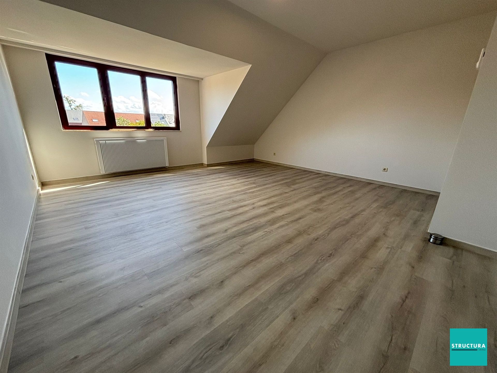 Gerenoveerd duplex appartement met ruim terras foto 12