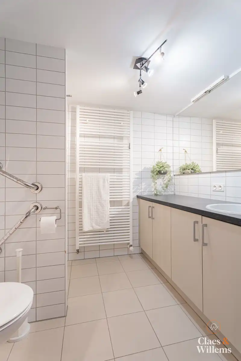 Serviceflat te koop in Alsemberg met ruim terras foto 4