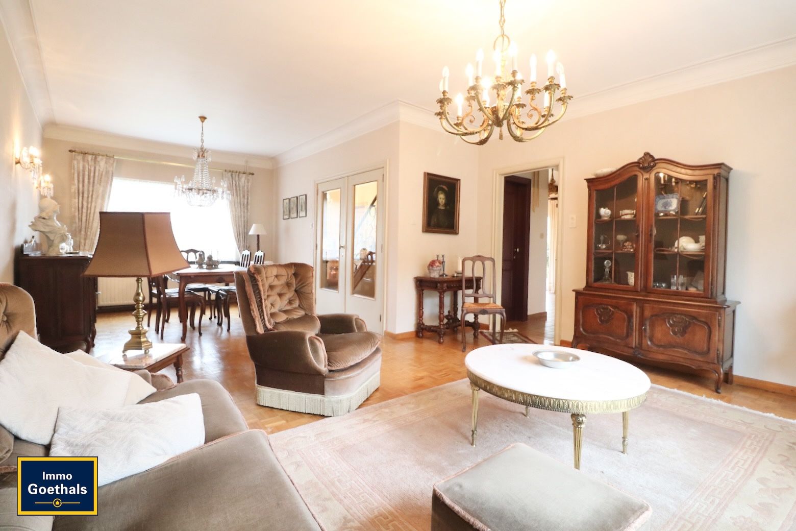 Charmante goed onderhouden villa met loods / magazijn van 656m²   foto 9