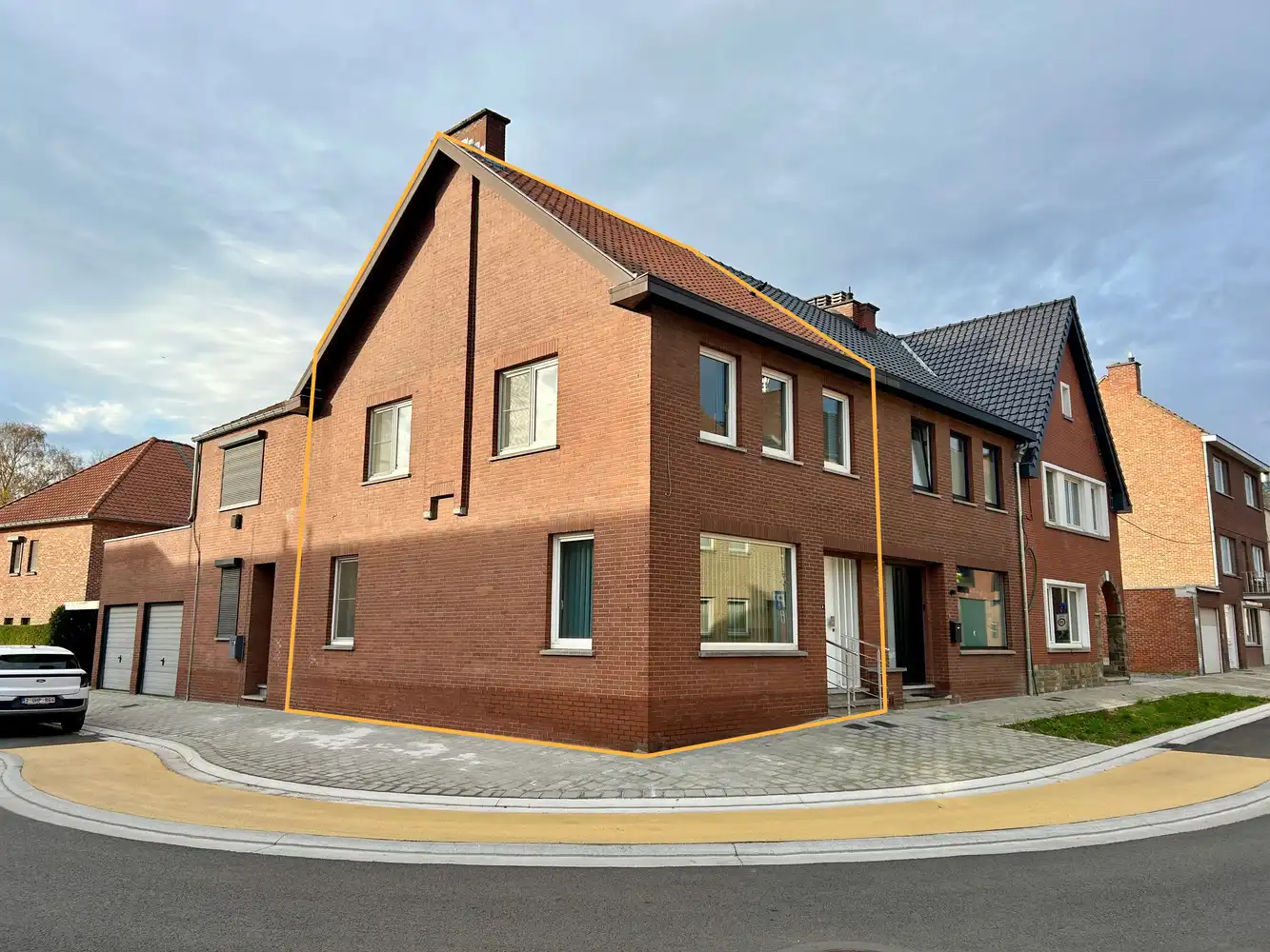 Hoofdfoto van de publicatie: Instapklaar hoekpand met 2 slaapkamers,  zonder tuin