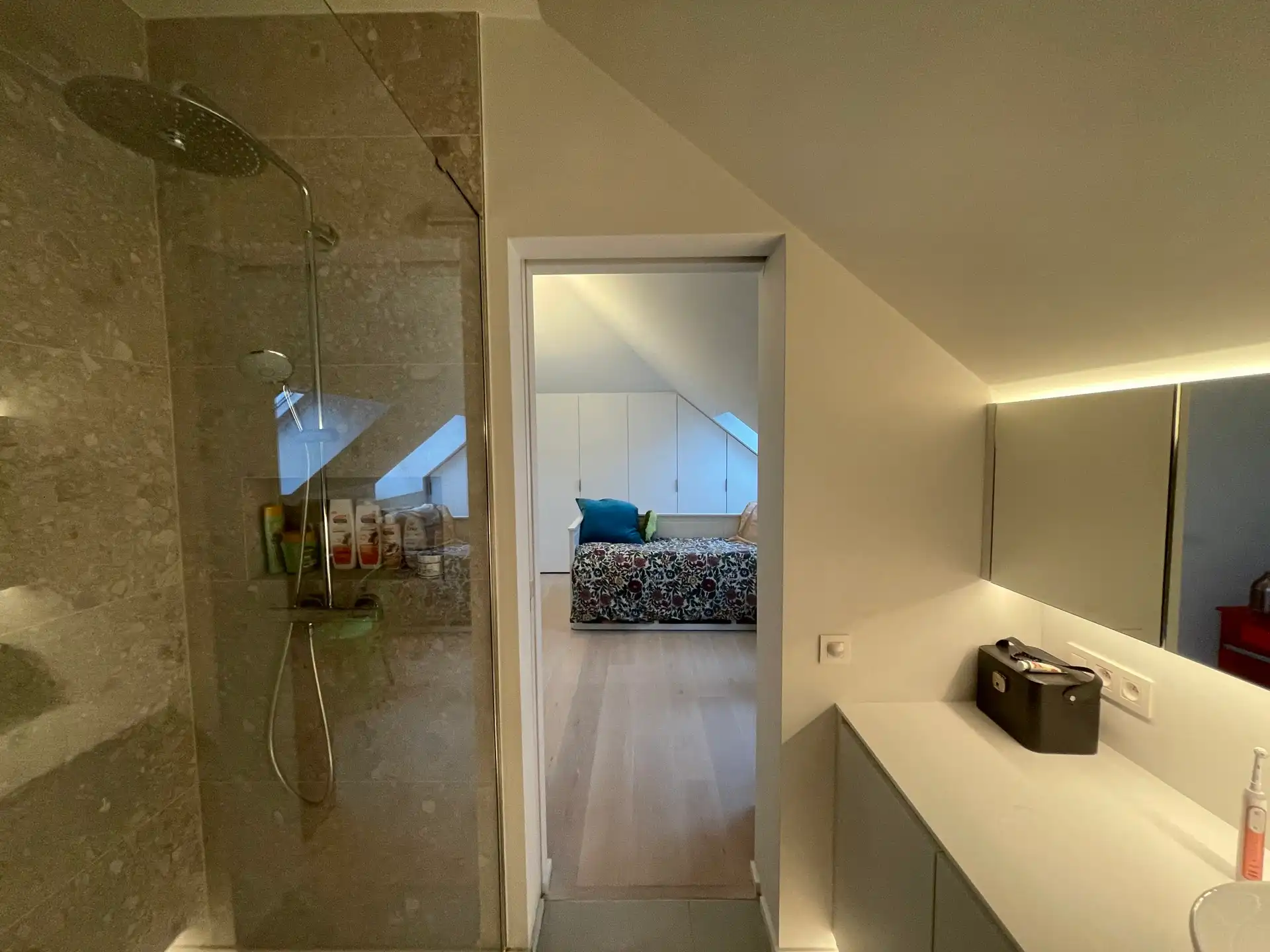 ANTWERPEN EILANDJE - Ruime penthouse loft foto 13